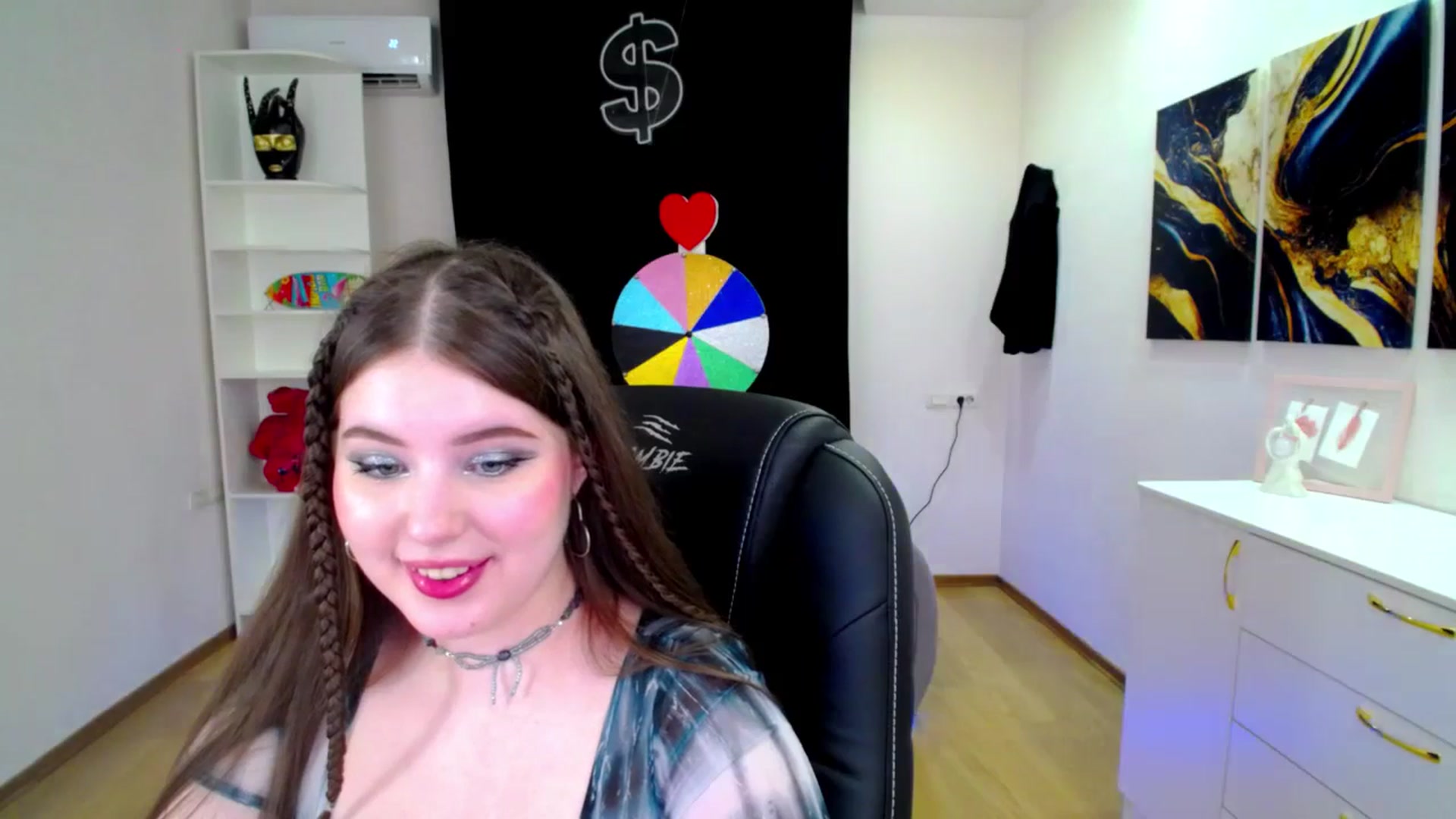 Gallery image thumbnail from AdmireMyEyes's myfreecams stream on, 04/18/2025, 23:25 image 17 of 20