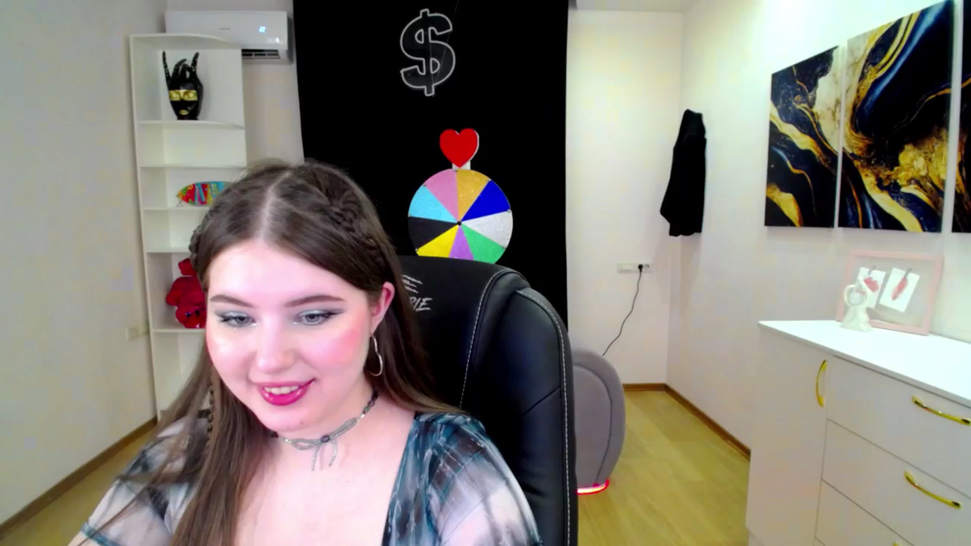 Gallery image thumbnail from AdmireMyEyes's myfreecams stream on, 04/18/2025, 23:25 image 1 of 20