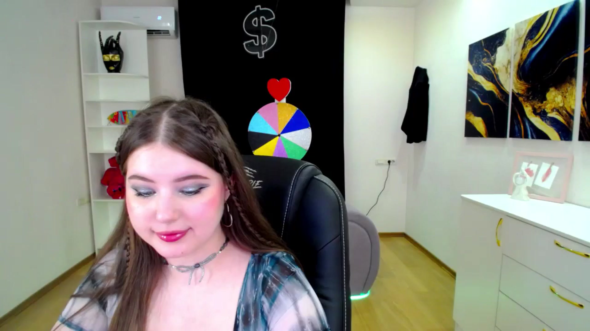 Gallery image thumbnail from AdmireMyEyes's myfreecams stream on, 04/18/2025, 23:25 image 3 of 20