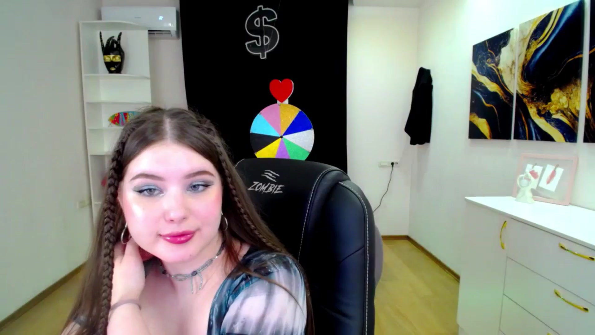 Gallery image thumbnail from AdmireMyEyes's myfreecams stream on, 04/18/2025, 23:25 image 19 of 20
