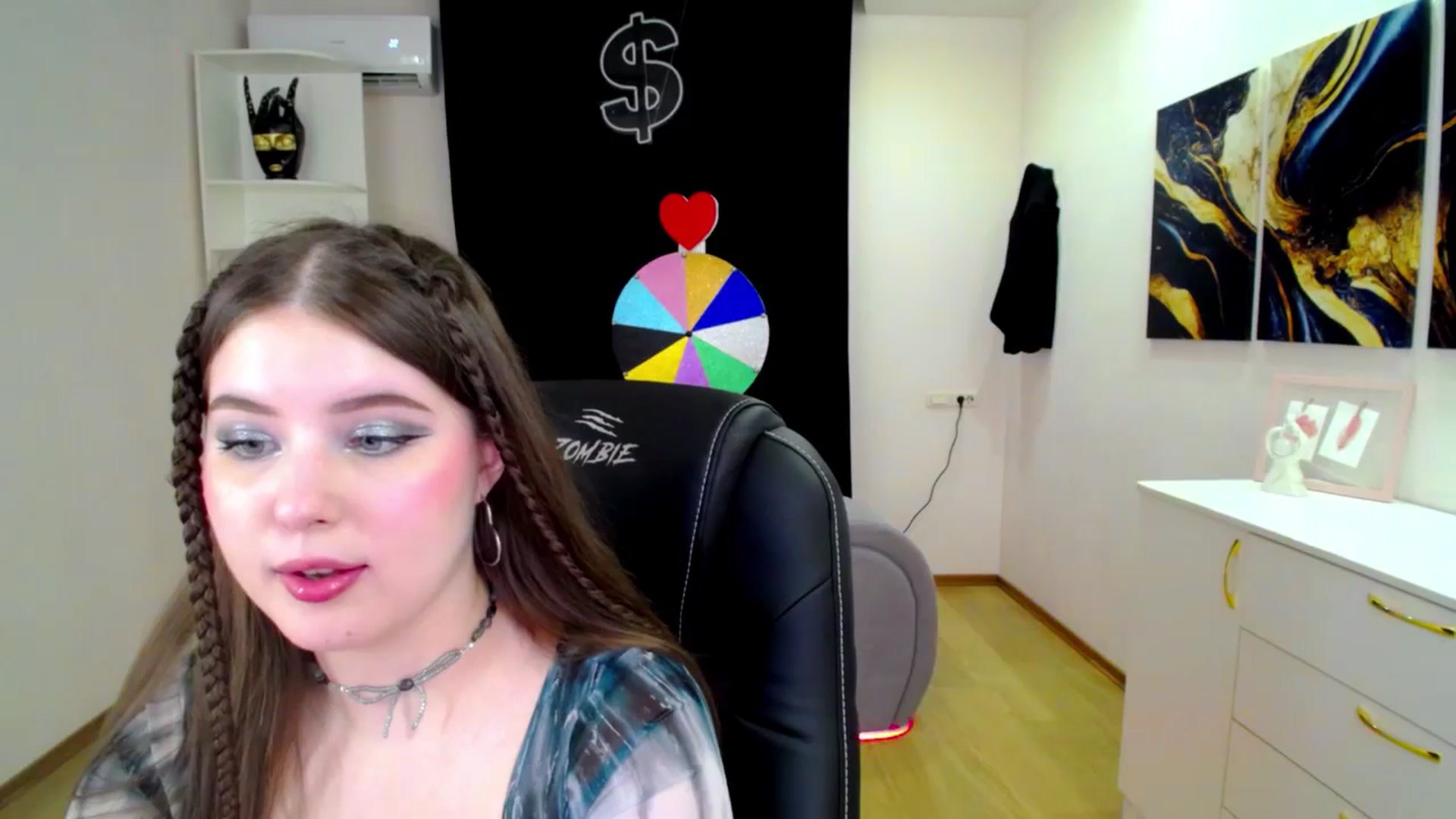 Gallery image thumbnail from AdmireMyEyes's myfreecams stream on, 04/18/2025, 23:25 image 10 of 20