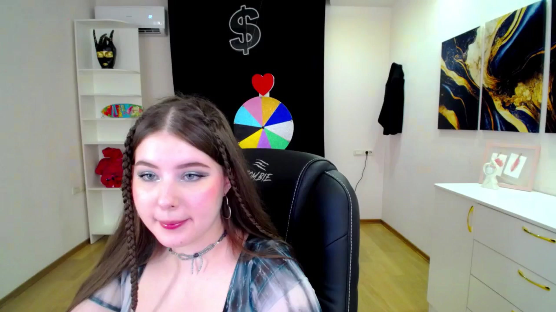 Gallery image thumbnail from AdmireMyEyes's myfreecams stream on, 04/18/2025, 23:25 image 16 of 20
