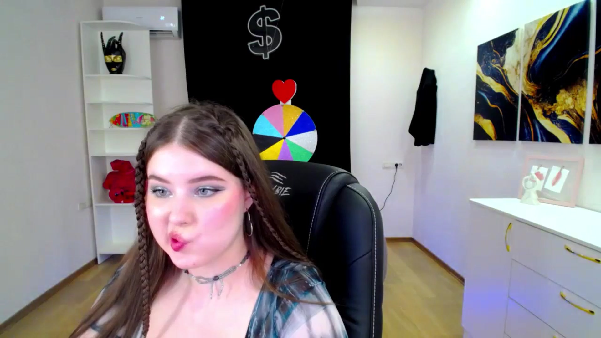 Gallery image thumbnail from AdmireMyEyes's myfreecams stream on, 04/18/2025, 23:25 image 20 of 20