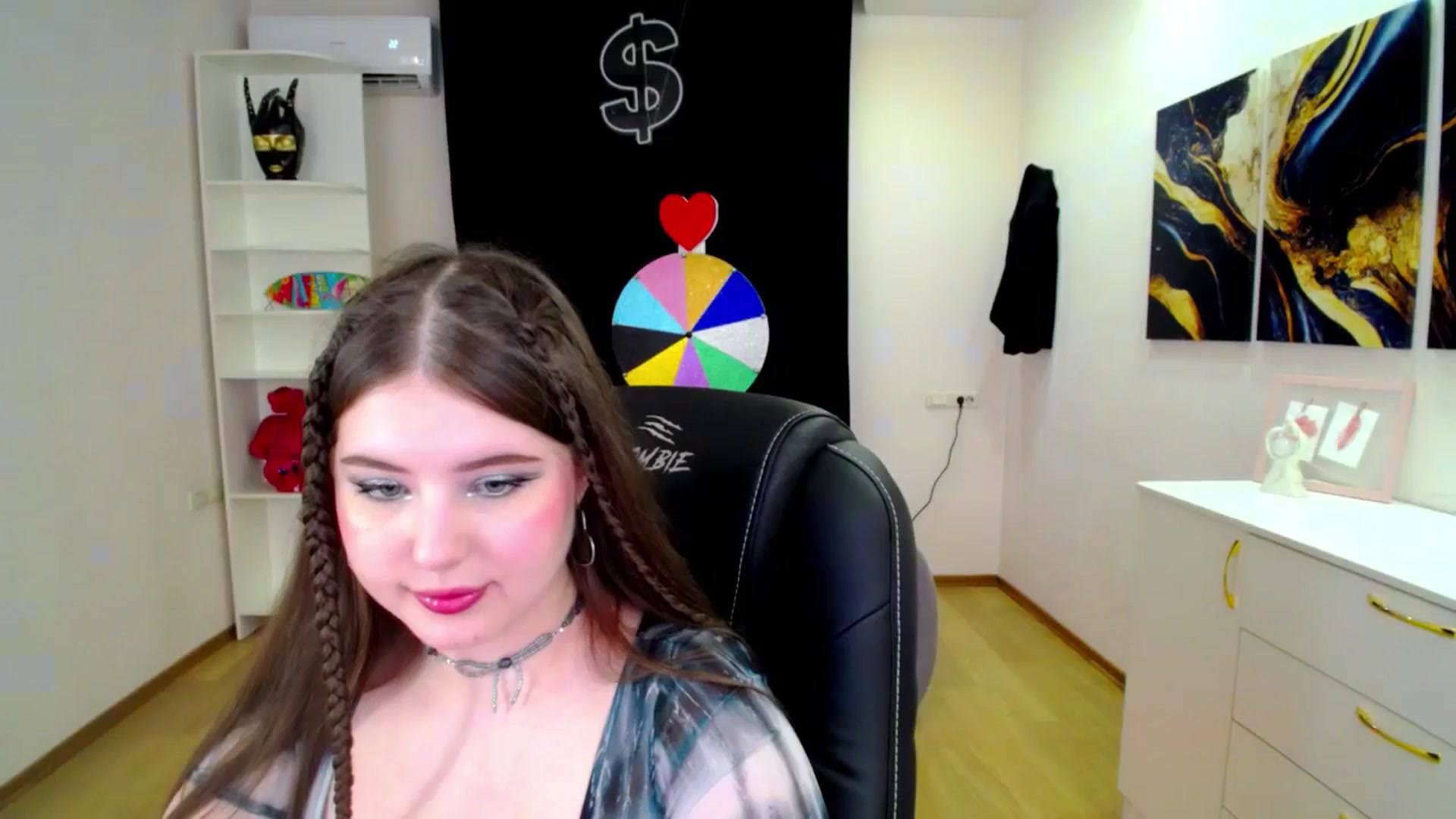 Gallery image thumbnail from AdmireMyEyes's myfreecams stream on, 04/18/2025, 23:25 image 18 of 20