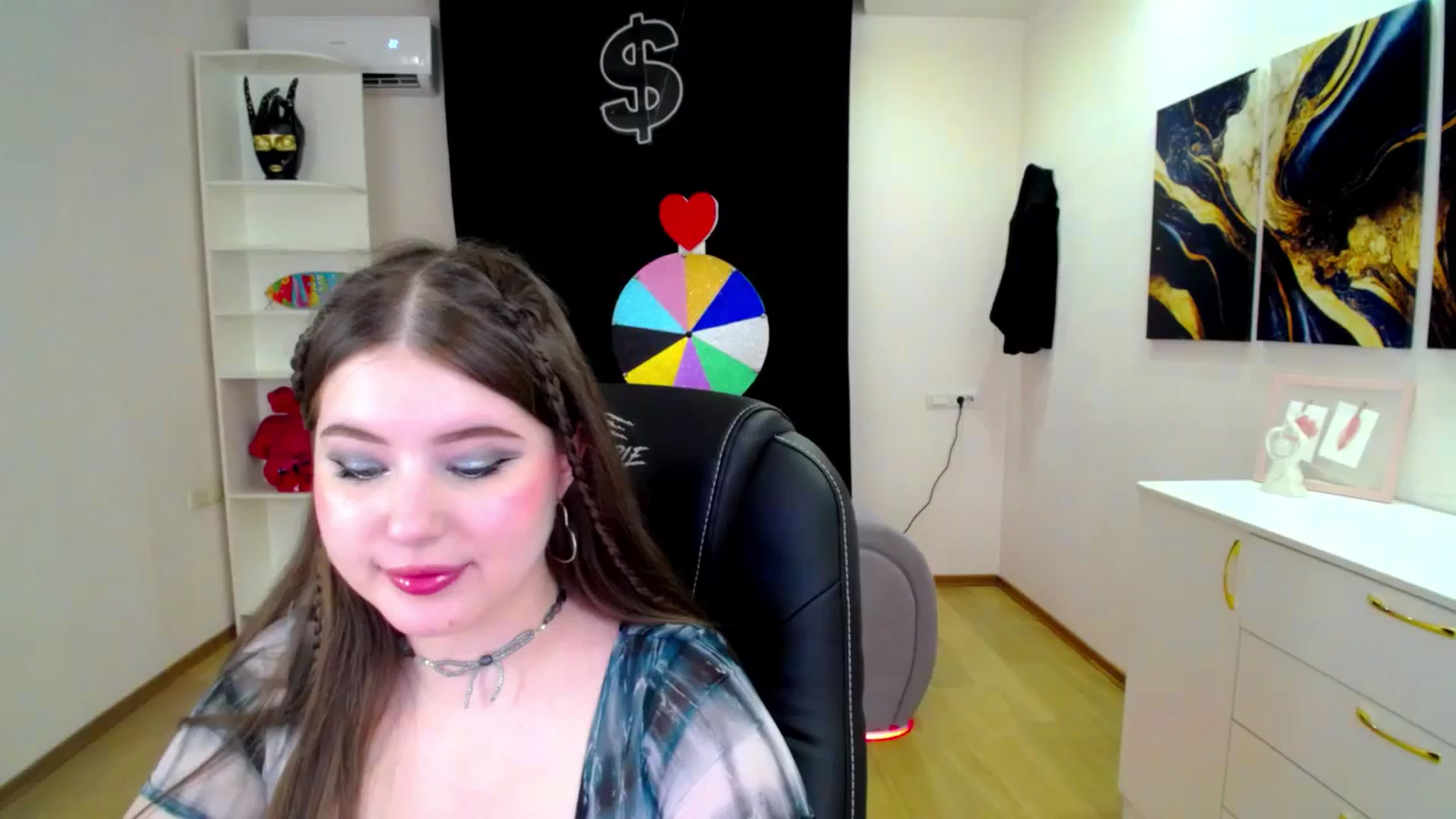 Gallery image thumbnail from AdmireMyEyes's myfreecams stream on, 04/18/2025, 23:25 image 2 of 20