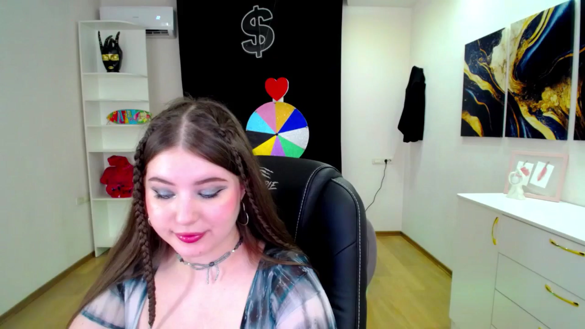 Gallery image thumbnail from AdmireMyEyes's myfreecams stream on, 04/18/2025, 23:25 image 14 of 20