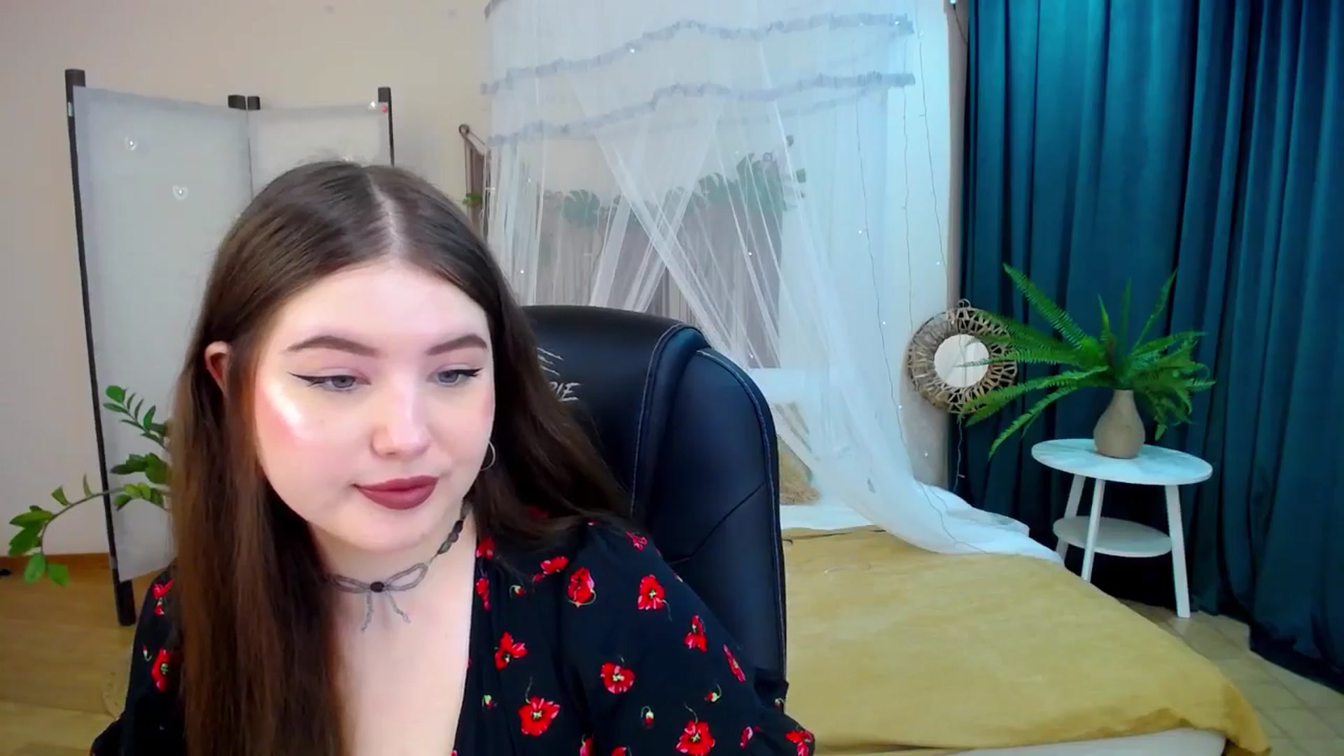 Gallery image thumbnail from AdmireMyEyes's myfreecams stream on, 04/19/2025, 18:48 image 7 of 20