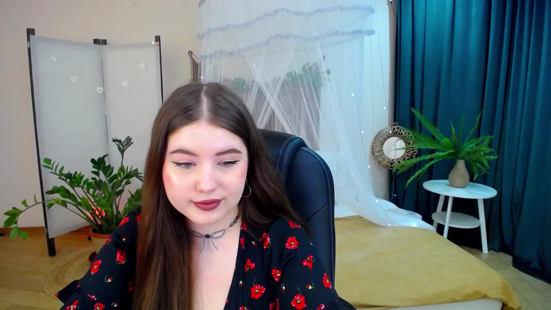 Gallery image thumbnail from AdmireMyEyes's myfreecams stream on, 04/19/2025, 18:48 image 2 of 20