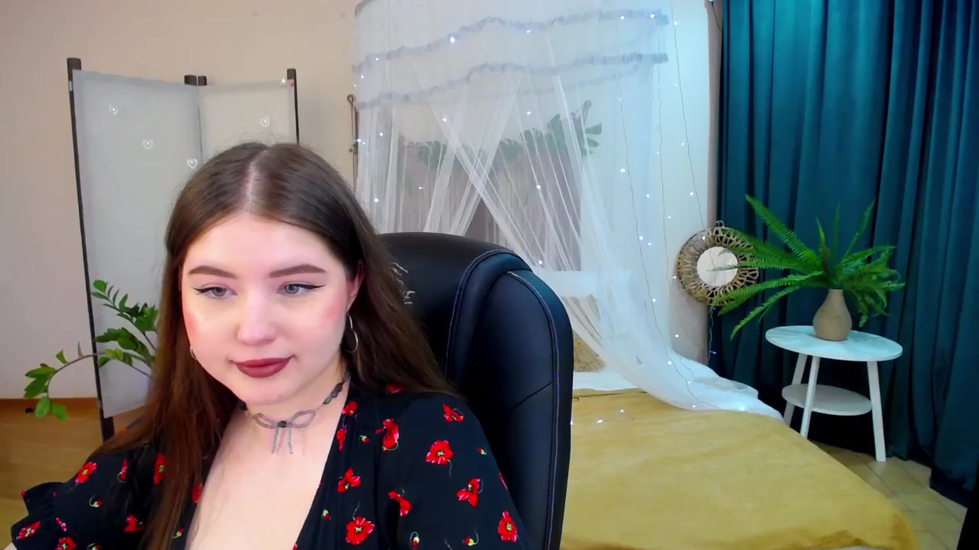 Gallery image thumbnail from AdmireMyEyes's myfreecams stream on, 04/19/2025, 19:38 image 4 of 20