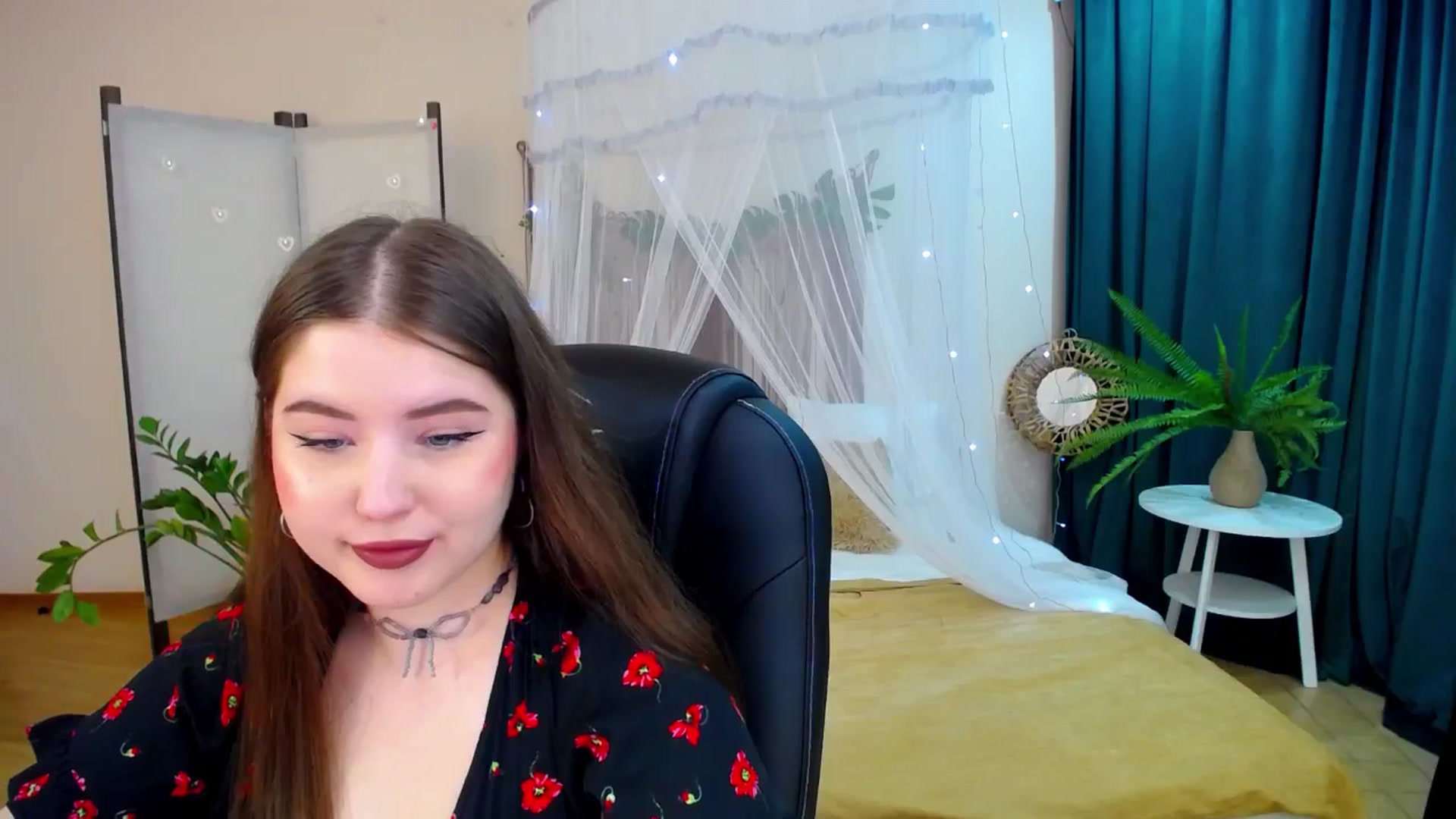 Gallery image thumbnail from AdmireMyEyes's myfreecams stream on, 04/19/2025, 19:38 image 7 of 20