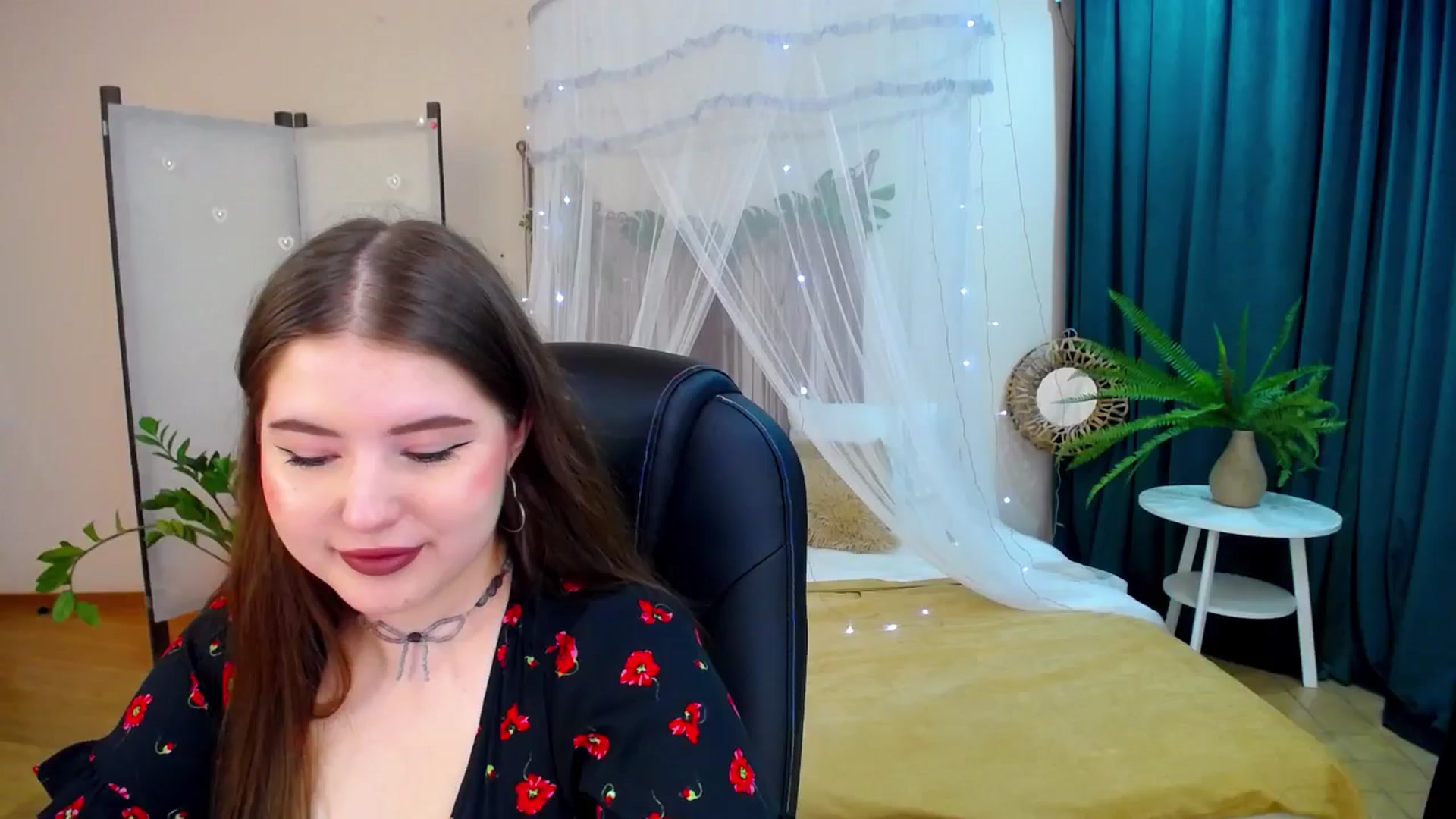 Gallery image thumbnail from AdmireMyEyes's myfreecams stream on, 04/19/2025, 19:38 image 10 of 20