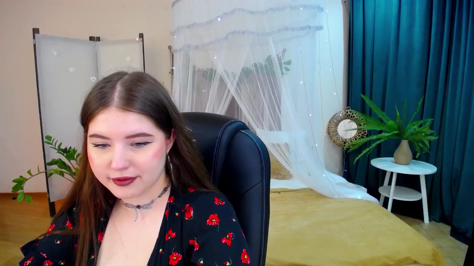 Gallery image thumbnail from AdmireMyEyes's myfreecams stream on, 04/19/2025, 19:38 image 2 of 20