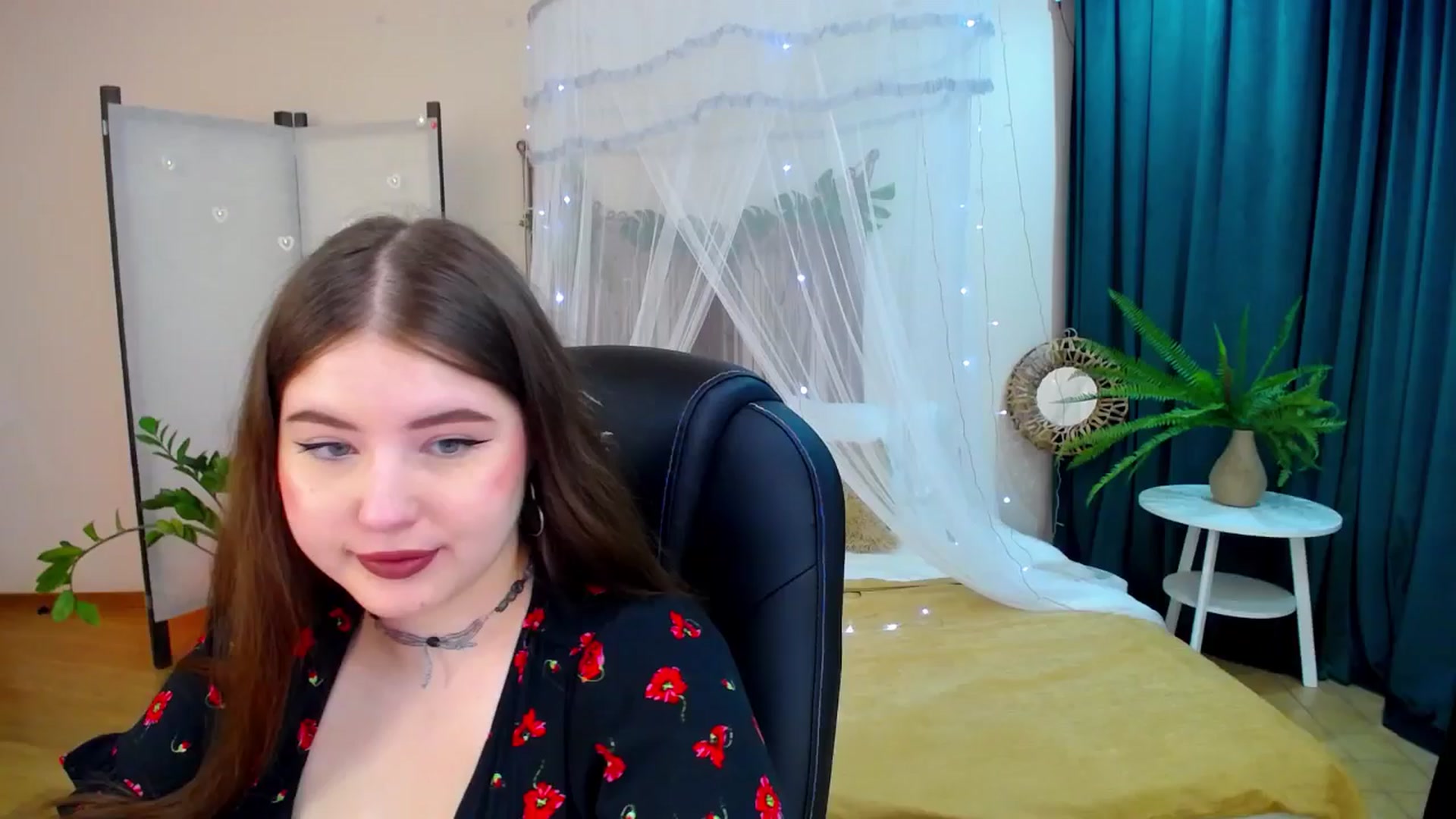 Gallery image thumbnail from AdmireMyEyes's myfreecams stream on, 04/19/2025, 19:38 image 1 of 20