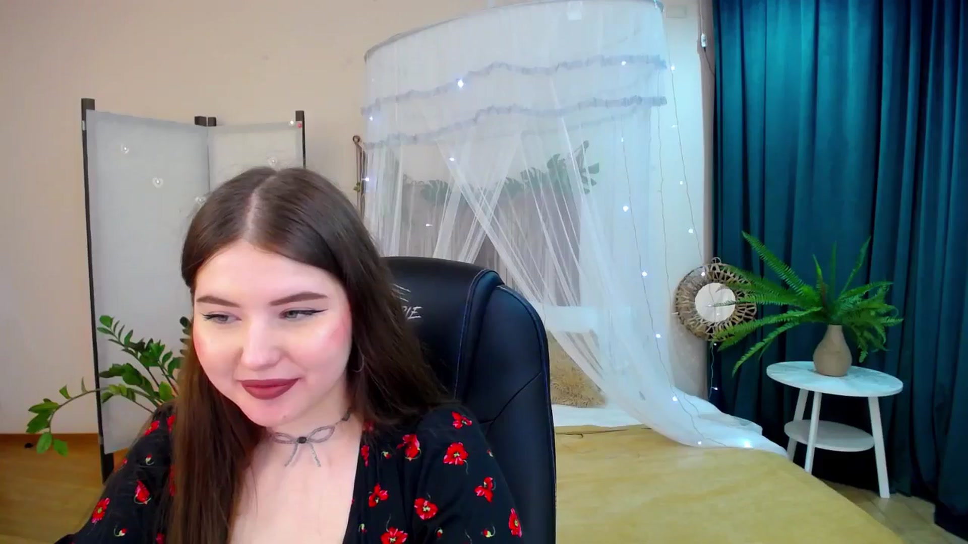 Gallery image thumbnail from AdmireMyEyes's myfreecams stream on, 04/19/2025, 20:26 image 20 of 20