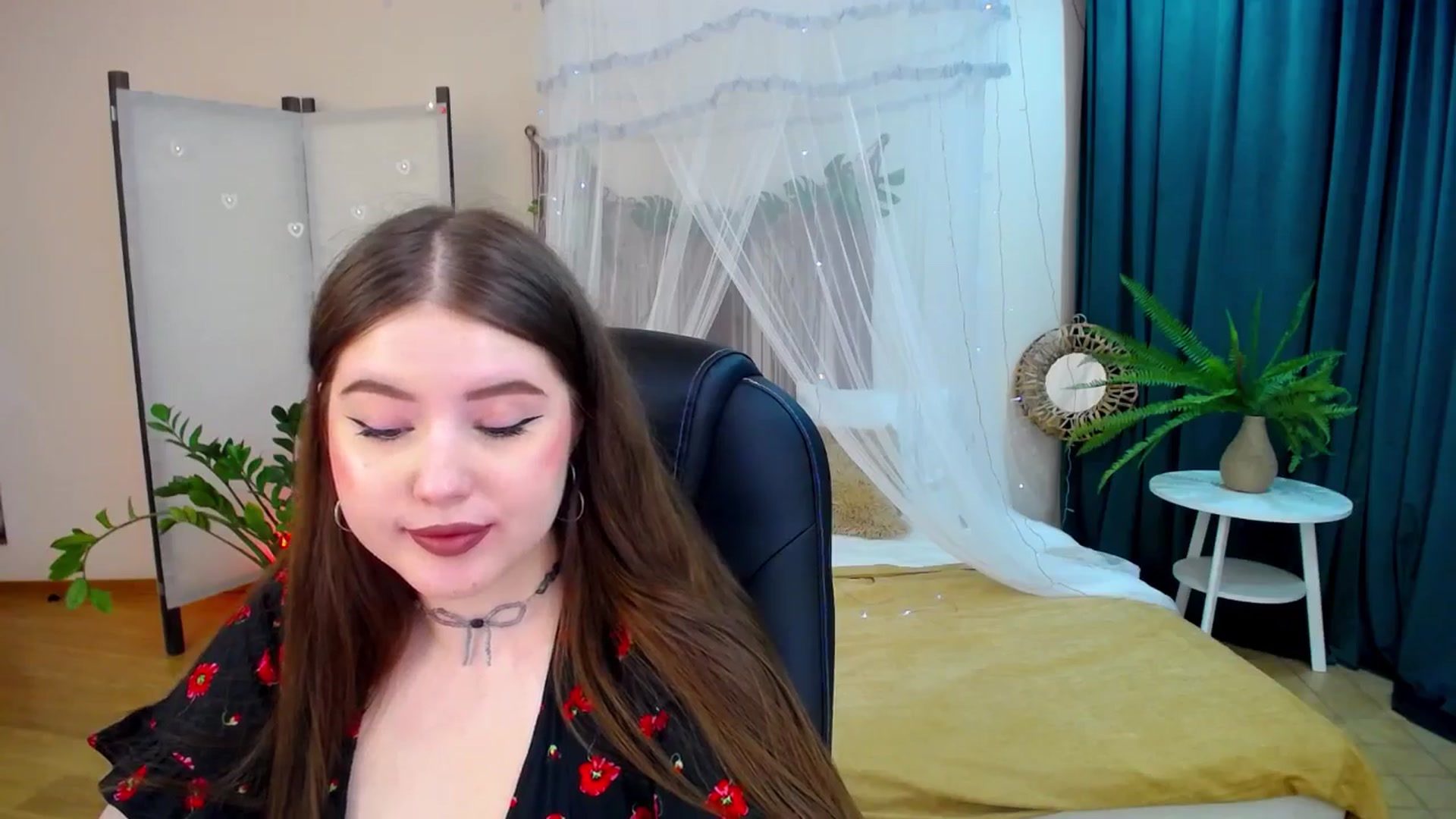 Gallery image thumbnail from AdmireMyEyes's myfreecams stream on, 04/19/2025, 20:26 image 5 of 20