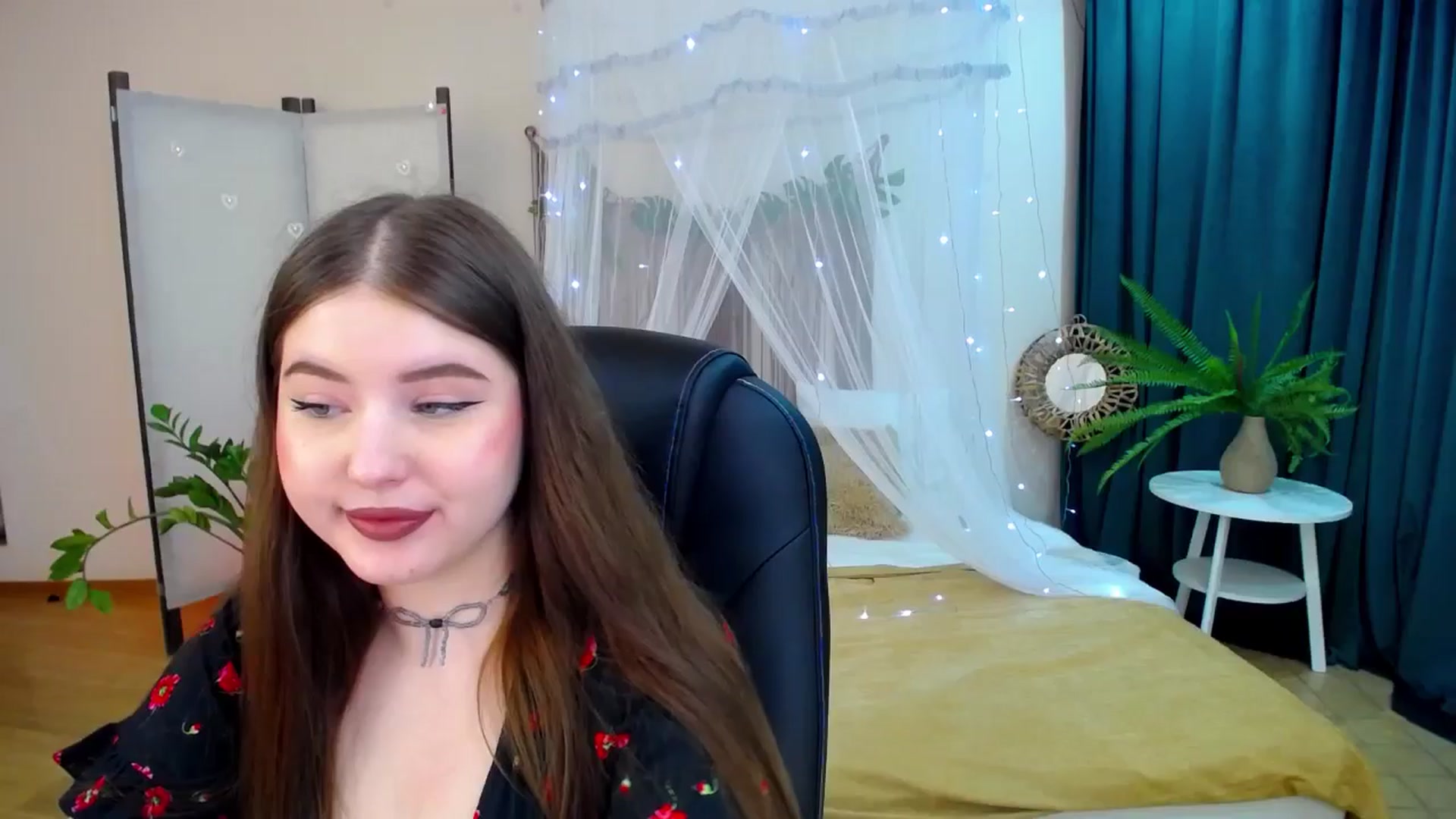 Gallery image thumbnail from AdmireMyEyes's myfreecams stream on, 04/19/2025, 20:26 image 10 of 20