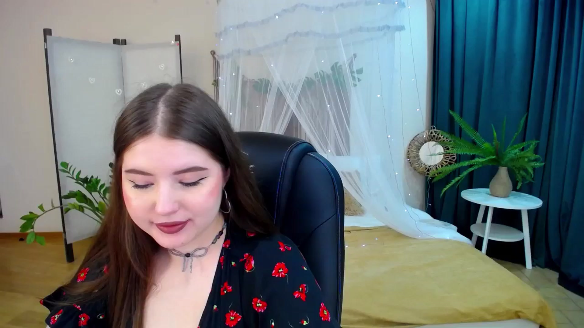 Gallery image thumbnail from AdmireMyEyes's myfreecams stream on, 04/19/2025, 20:26 image 1 of 20