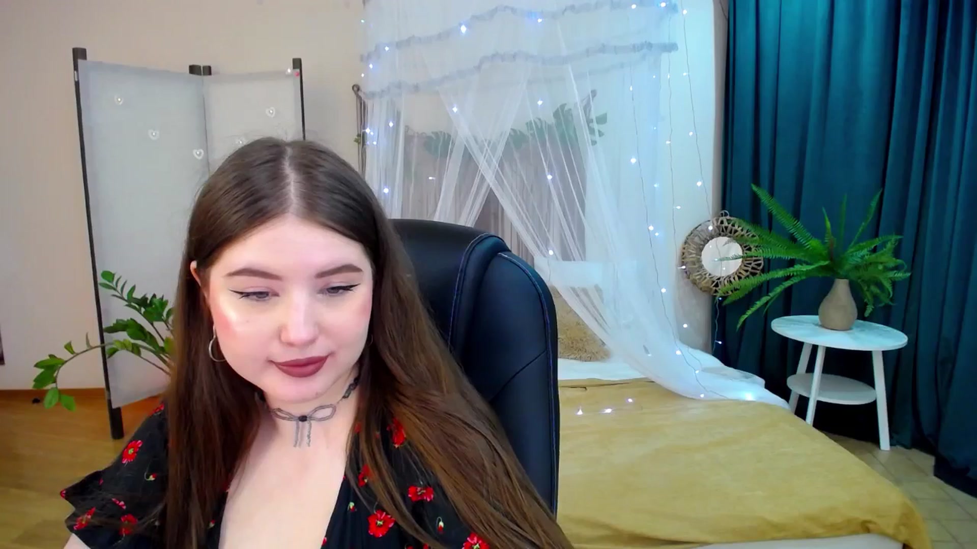 Gallery image thumbnail from AdmireMyEyes's myfreecams stream on, 04/19/2025, 20:26 image 6 of 20