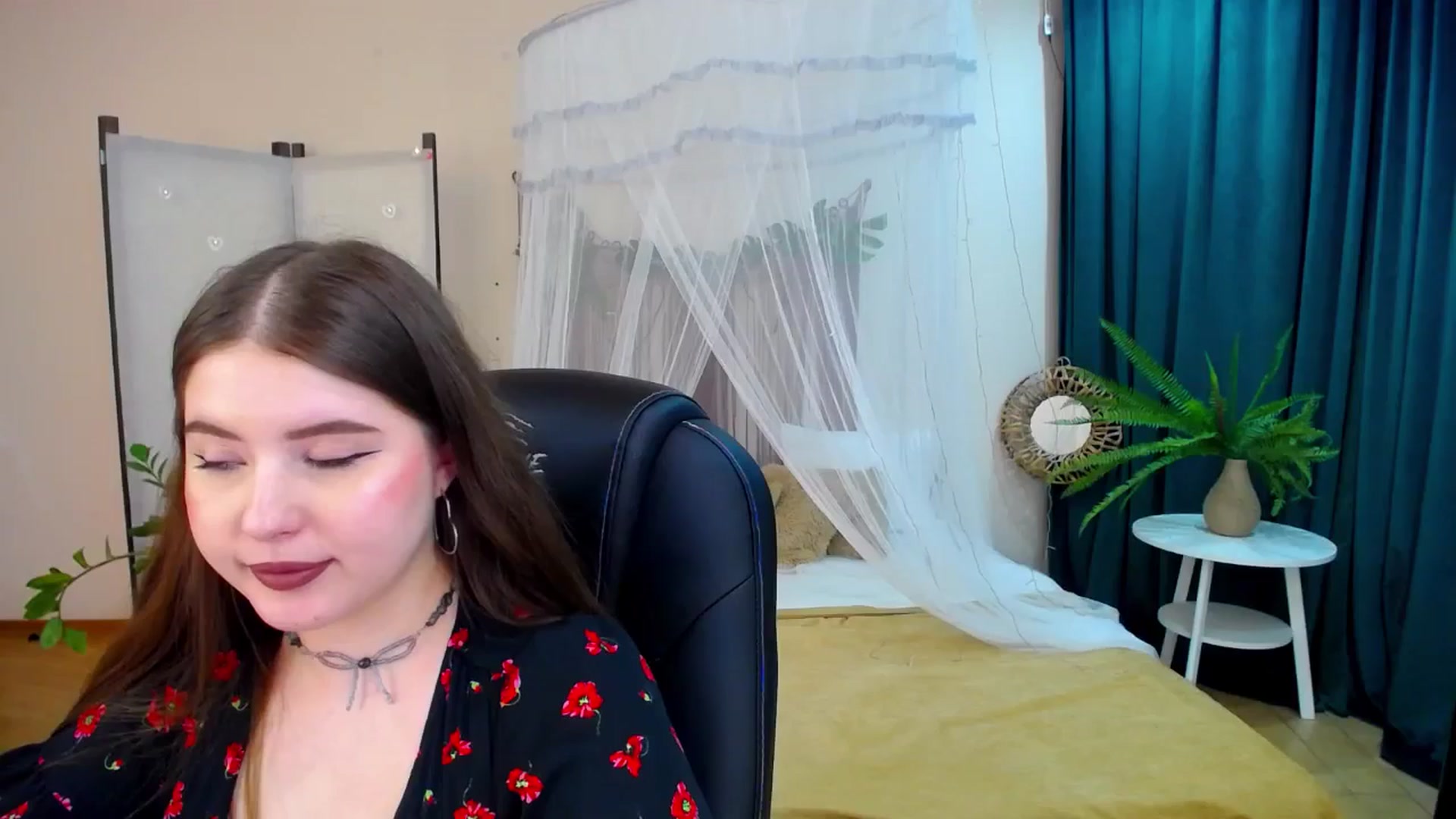 Gallery image thumbnail from AdmireMyEyes's myfreecams stream on, 04/19/2025, 22:28 image 10 of 20