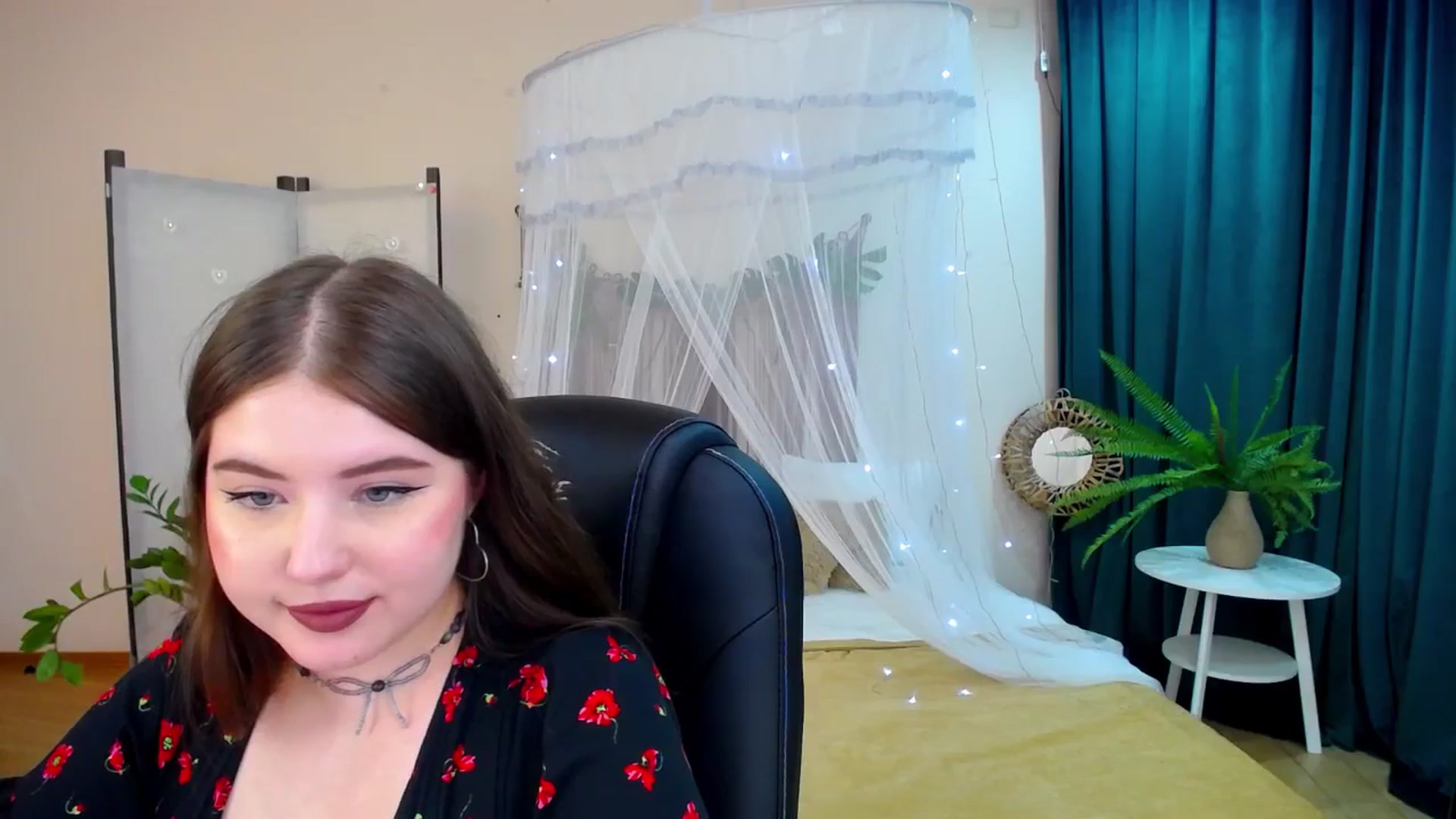 Gallery image thumbnail from AdmireMyEyes's myfreecams stream on, 04/19/2025, 22:28 image 20 of 20