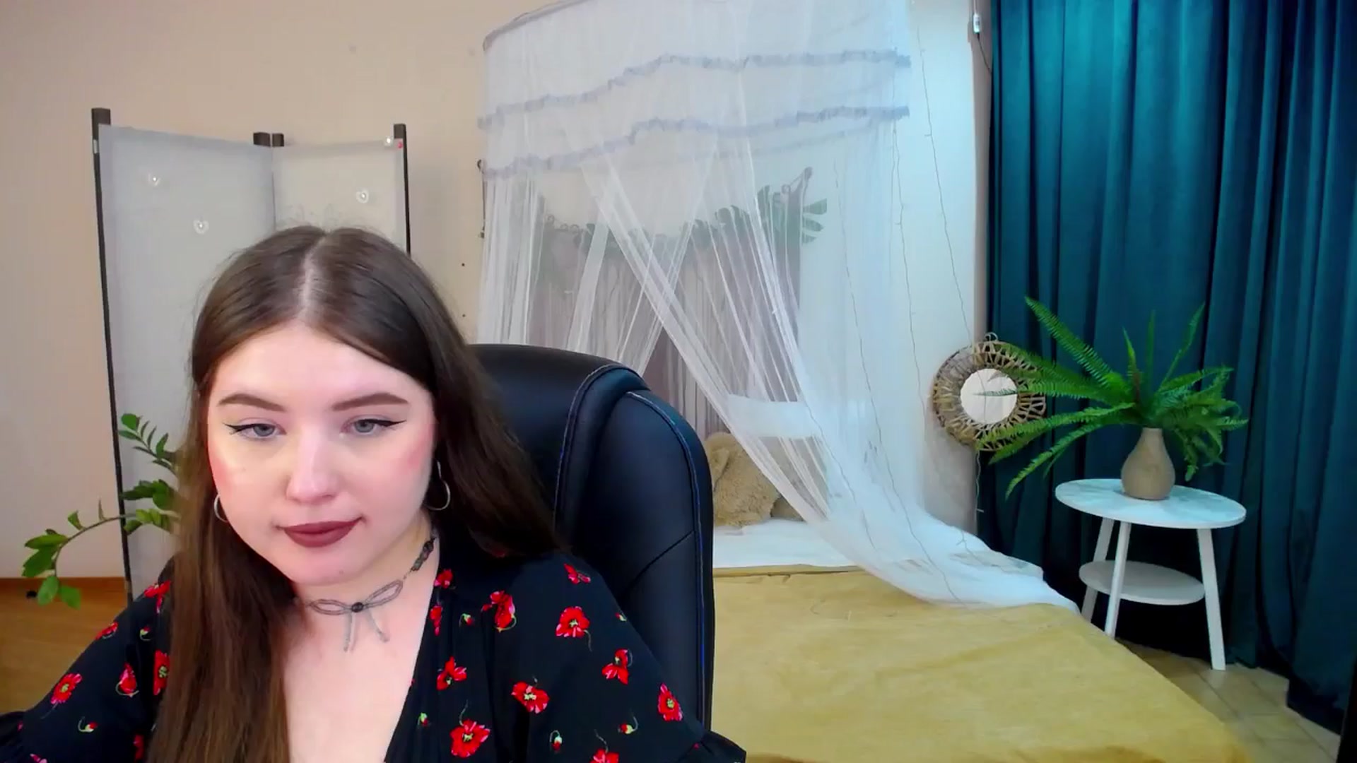 Gallery image thumbnail from AdmireMyEyes's myfreecams stream on, 04/19/2025, 22:28 image 4 of 20