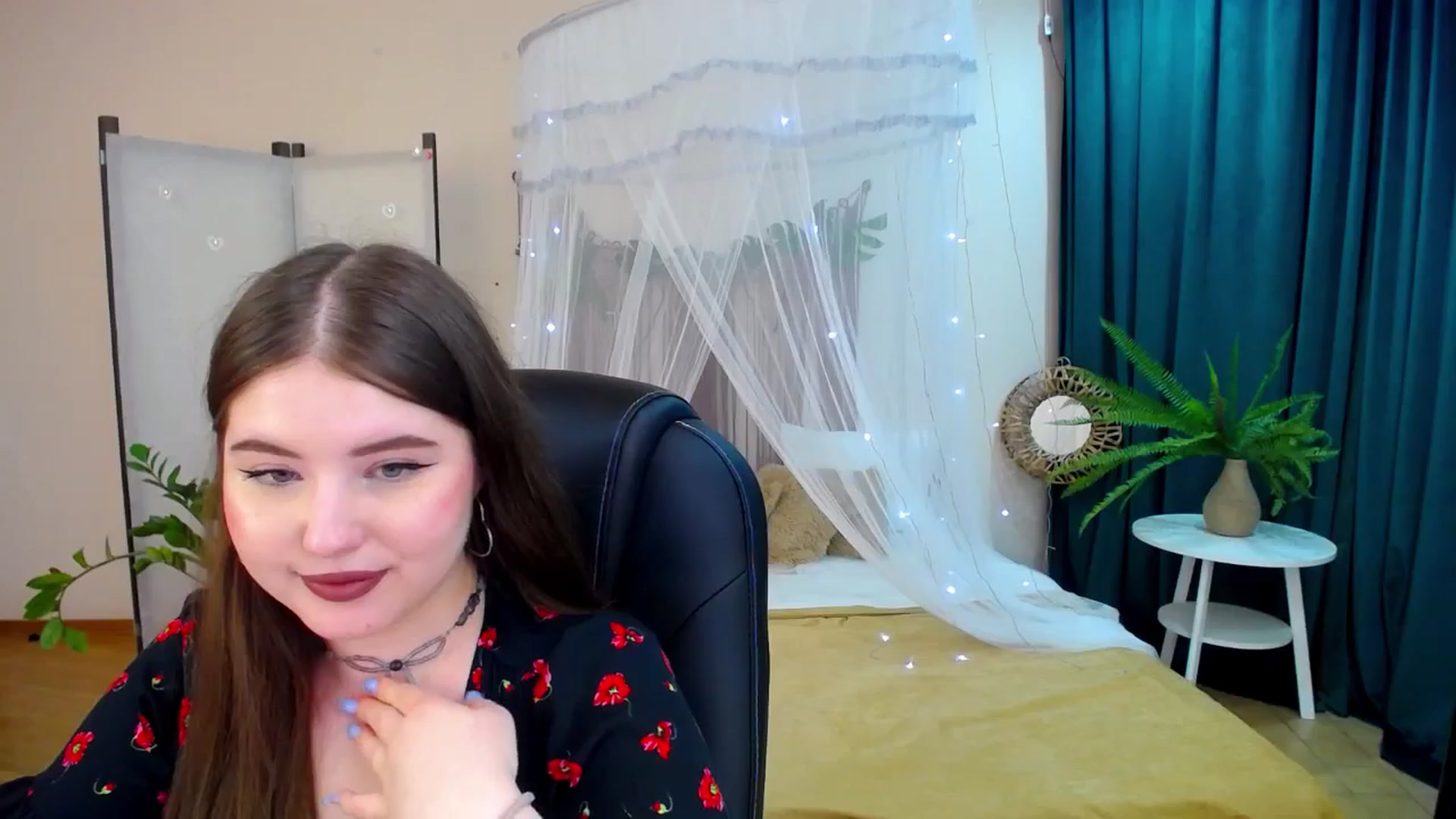 Gallery image thumbnail from AdmireMyEyes's myfreecams stream on, 04/19/2025, 22:28 image 3 of 20