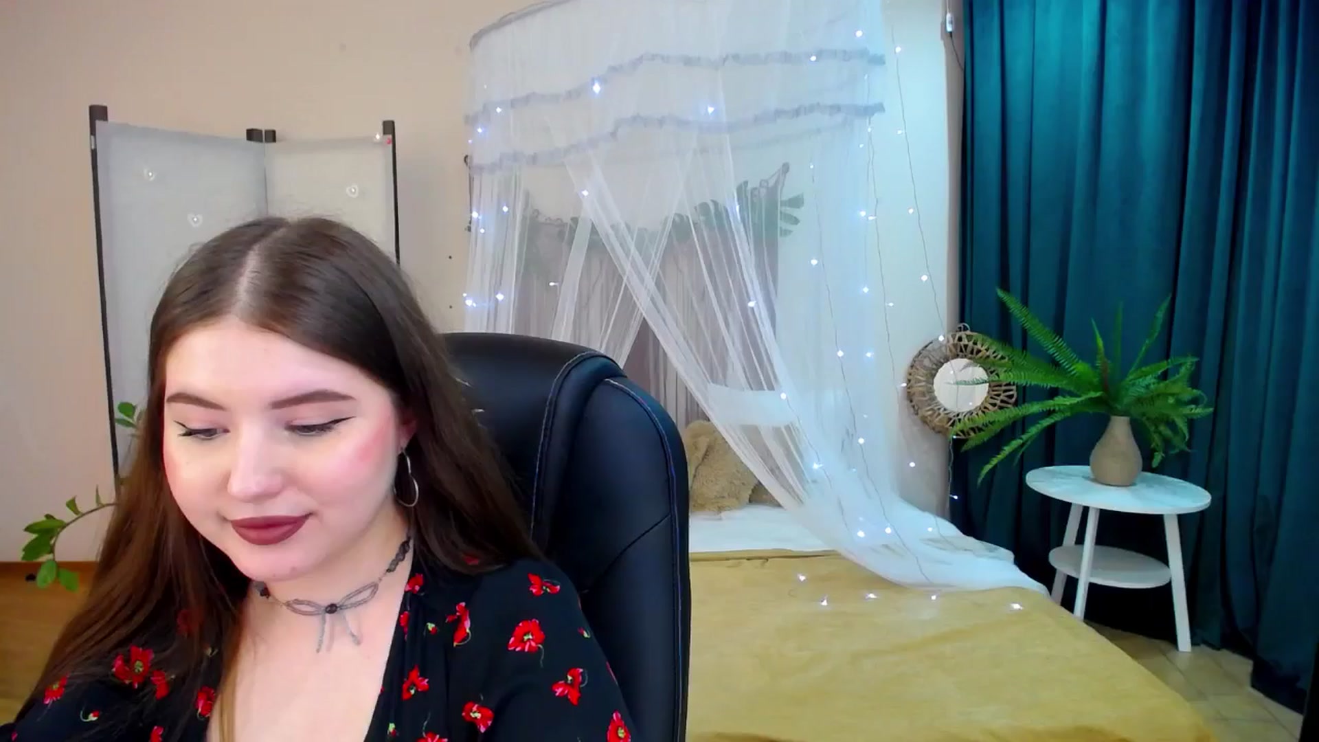 Gallery image thumbnail from AdmireMyEyes's myfreecams stream on, 04/19/2025, 22:28 image 11 of 20