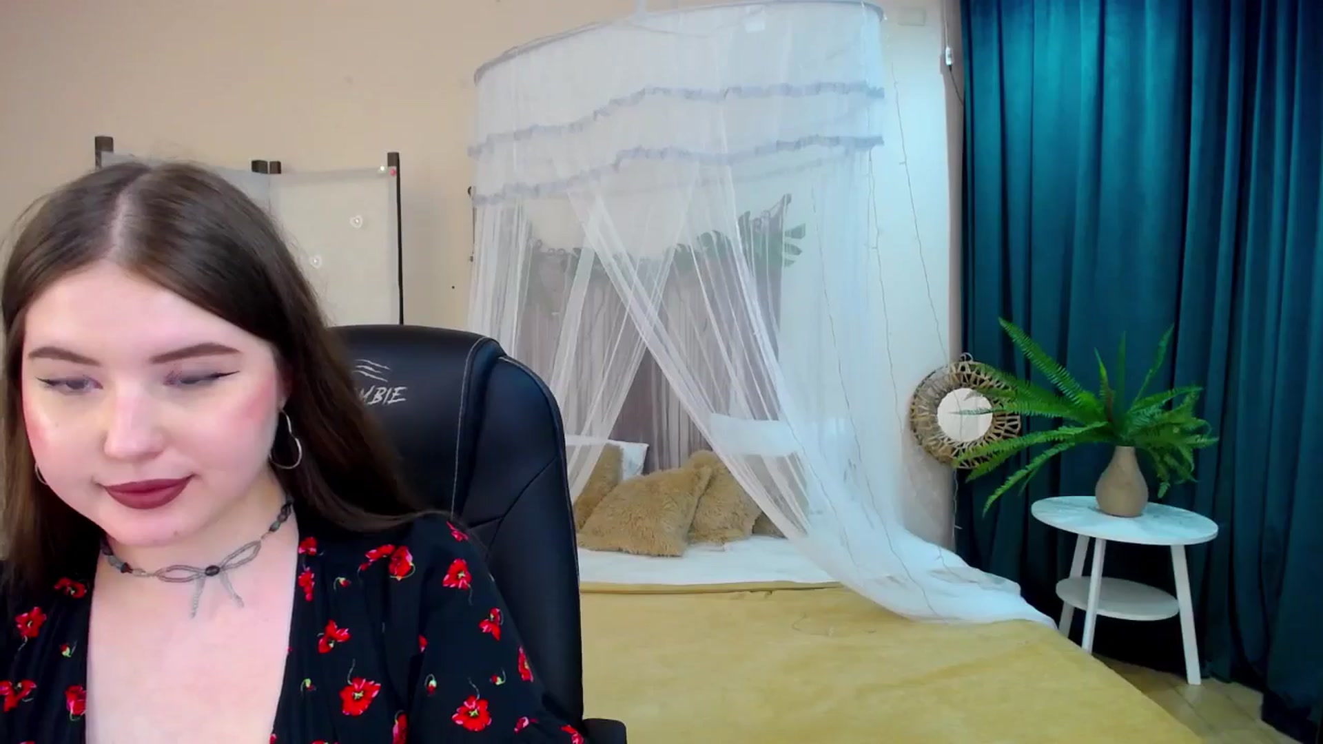 Gallery image thumbnail from AdmireMyEyes's myfreecams stream on, 04/19/2025, 22:28 image 18 of 20