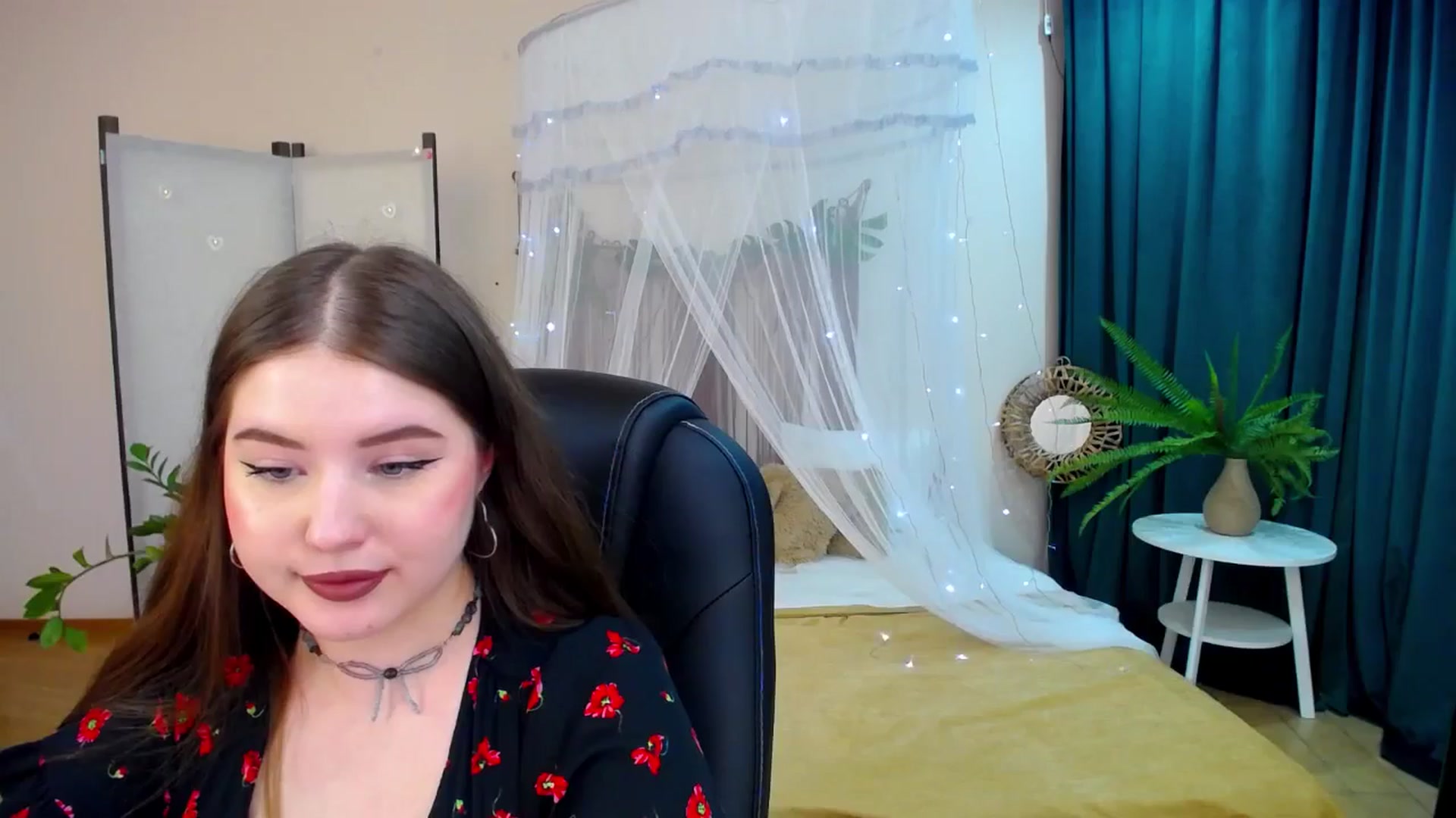 Gallery image thumbnail from AdmireMyEyes's myfreecams stream on, 04/19/2025, 22:28 image 9 of 20