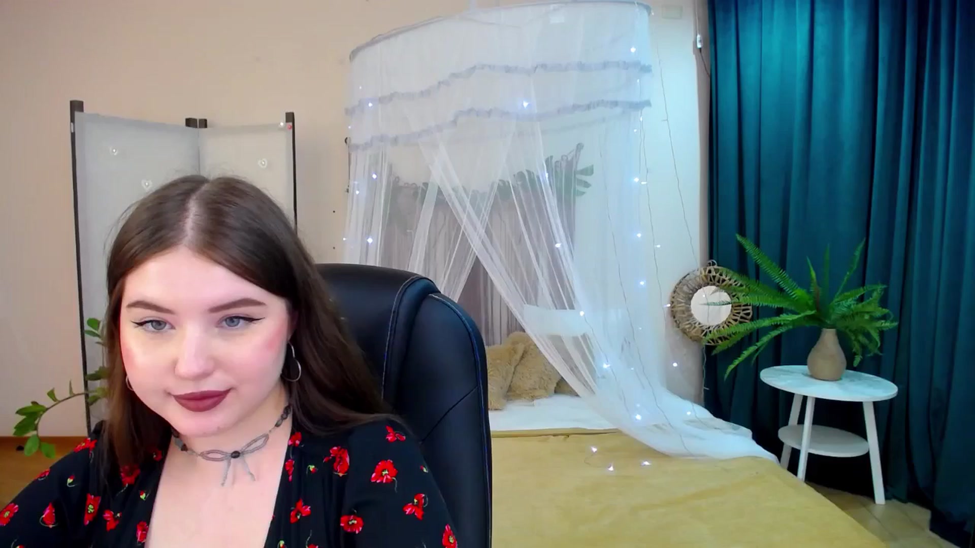 Gallery image thumbnail from AdmireMyEyes's myfreecams stream on, 04/19/2025, 22:28 image 19 of 20