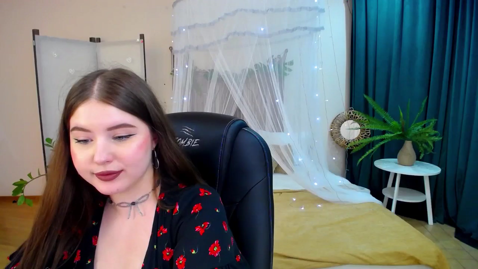 Gallery image thumbnail from AdmireMyEyes's myfreecams stream on, 04/19/2025, 22:44 image 9 of 20