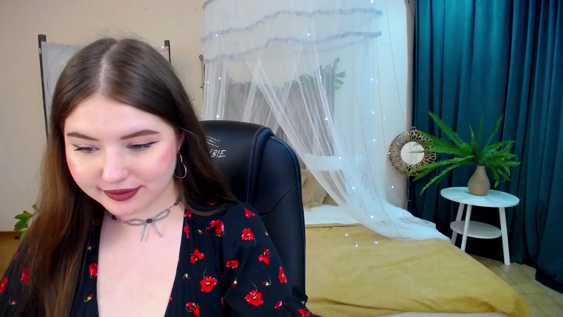 Gallery image thumbnail from AdmireMyEyes's myfreecams stream on, 04/19/2025, 22:44 image 4 of 20