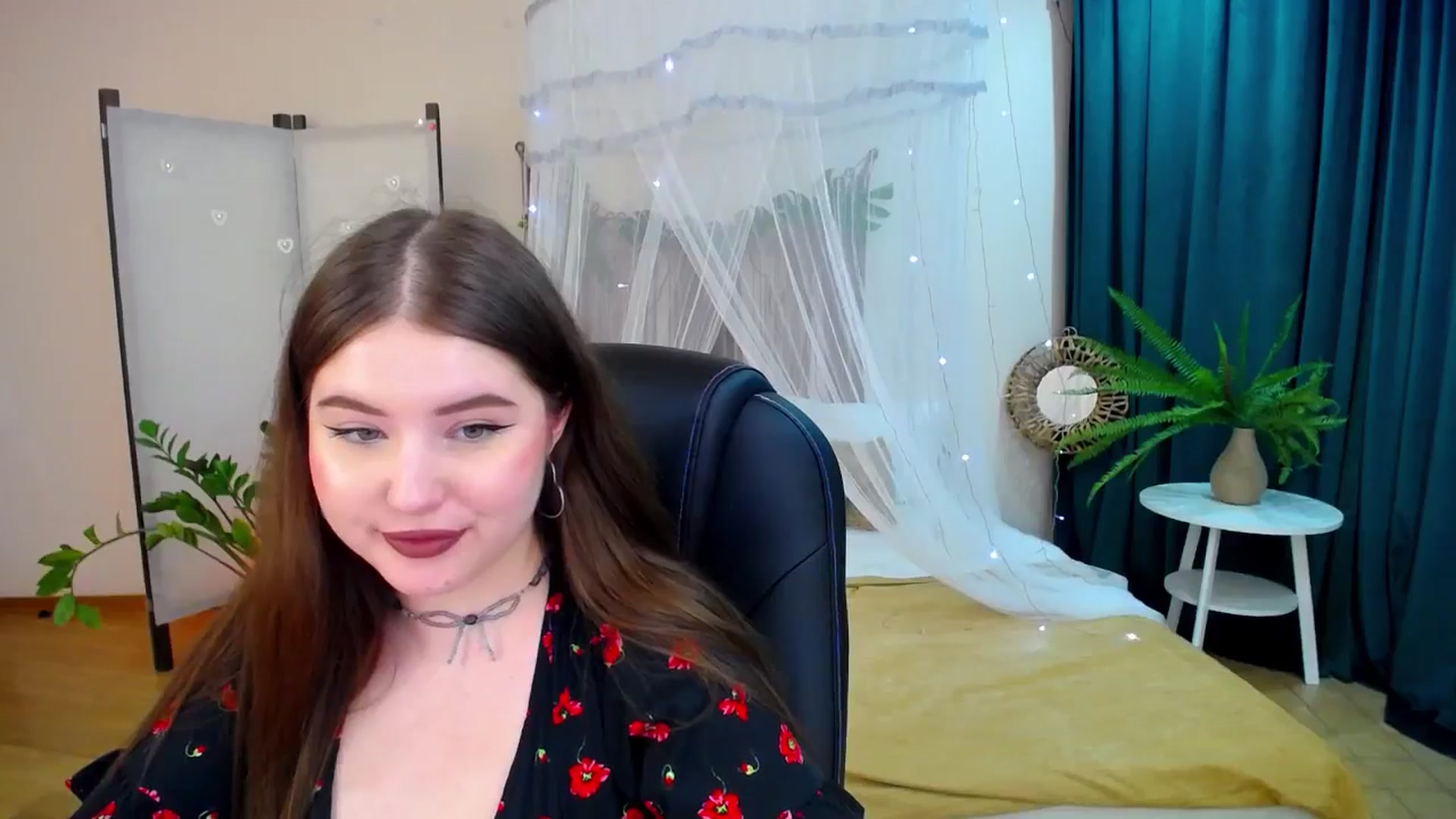 Gallery image thumbnail from AdmireMyEyes's myfreecams stream on, 04/19/2025, 22:44 image 15 of 20