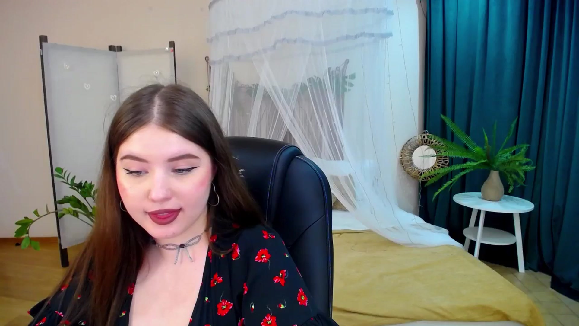 Gallery image thumbnail from AdmireMyEyes's myfreecams stream on, 04/19/2025, 22:44 image 10 of 20