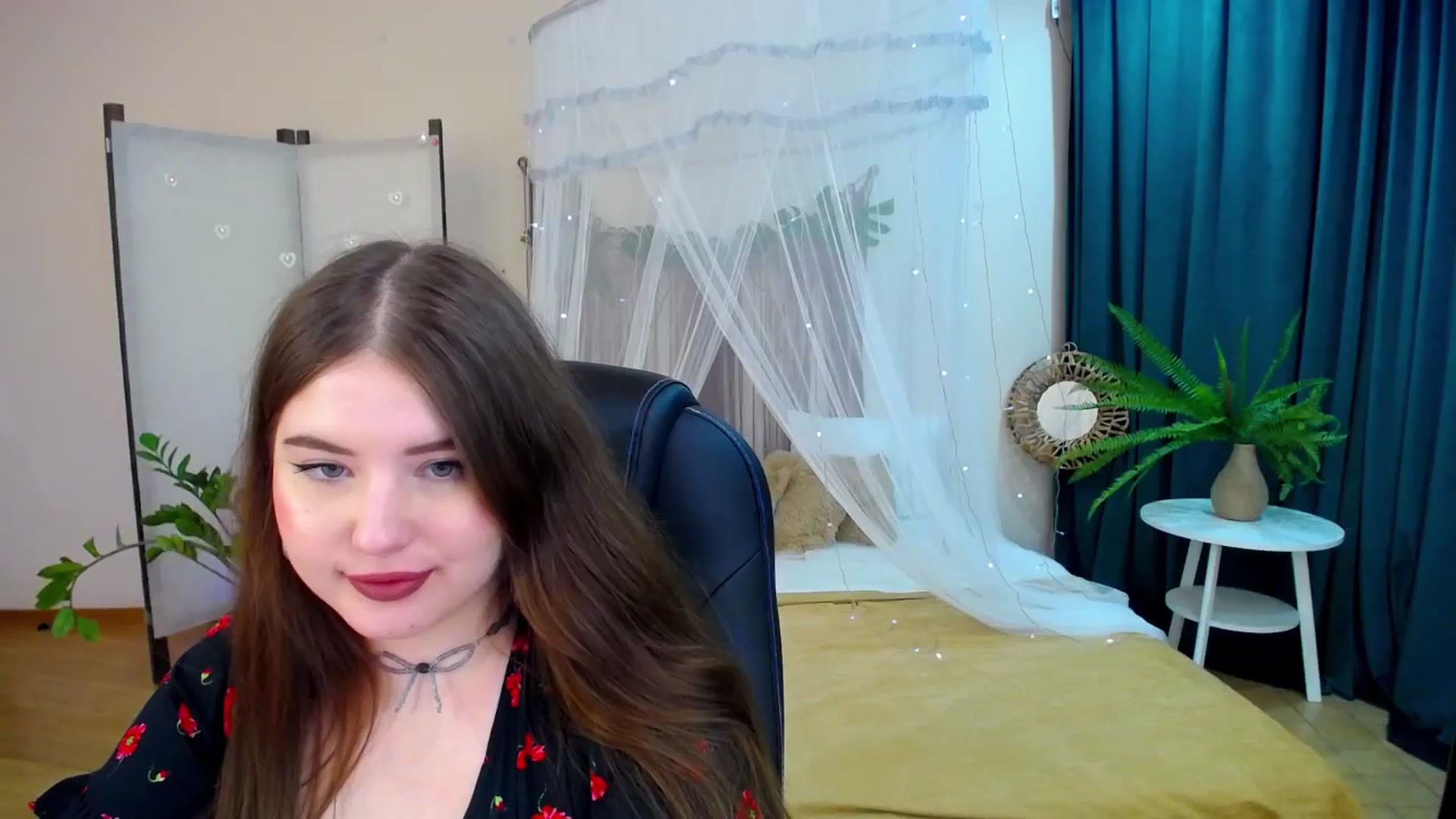 Gallery image thumbnail from AdmireMyEyes's myfreecams stream on, 04/20/2025, 01:04 image 8 of 20