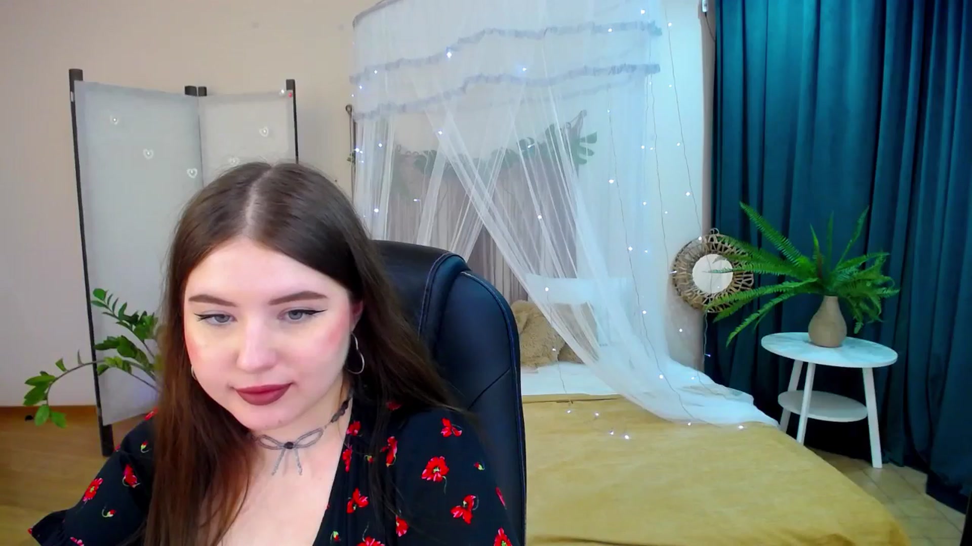 Gallery image thumbnail from AdmireMyEyes's myfreecams stream on, 04/20/2025, 01:04 image 7 of 20
