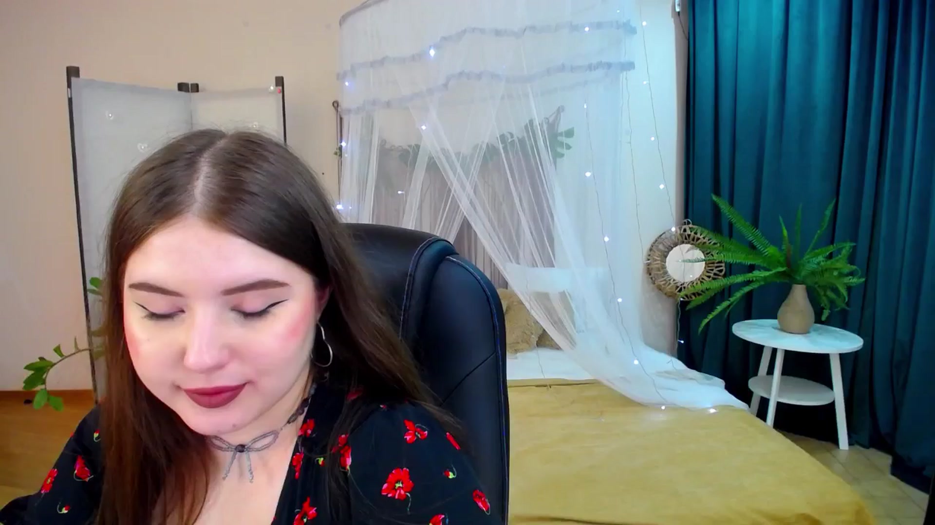 Gallery image thumbnail from AdmireMyEyes's myfreecams stream on, 04/20/2025, 01:04 image 1 of 20