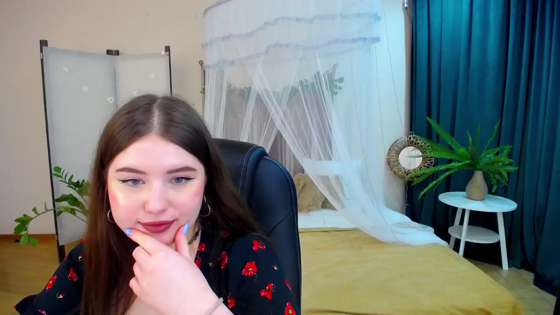 Gallery image thumbnail from AdmireMyEyes's myfreecams stream on, 04/20/2025, 01:04 image 5 of 20