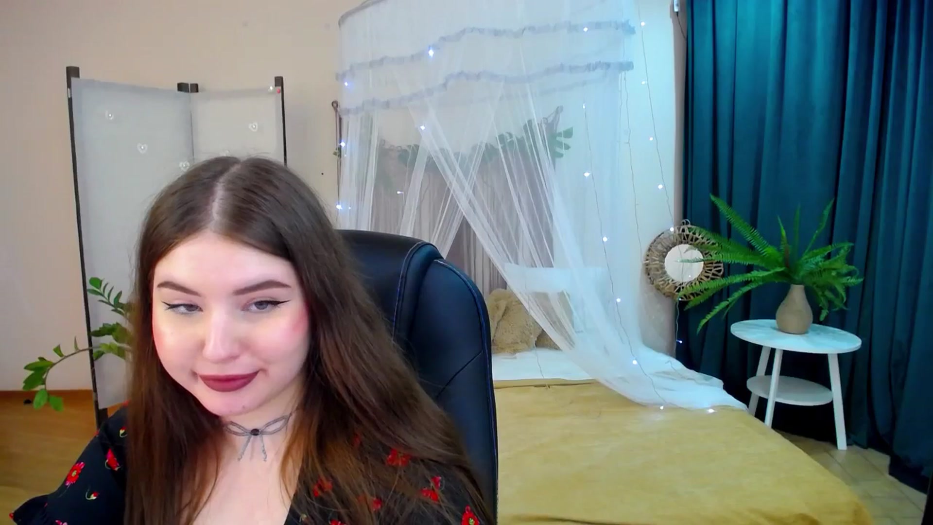 Gallery image thumbnail from AdmireMyEyes's myfreecams stream on, 04/20/2025, 01:04 image 20 of 20