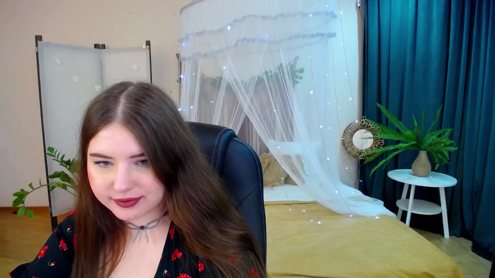Gallery image thumbnail from AdmireMyEyes's myfreecams stream on, 04/20/2025, 01:04 image 9 of 20