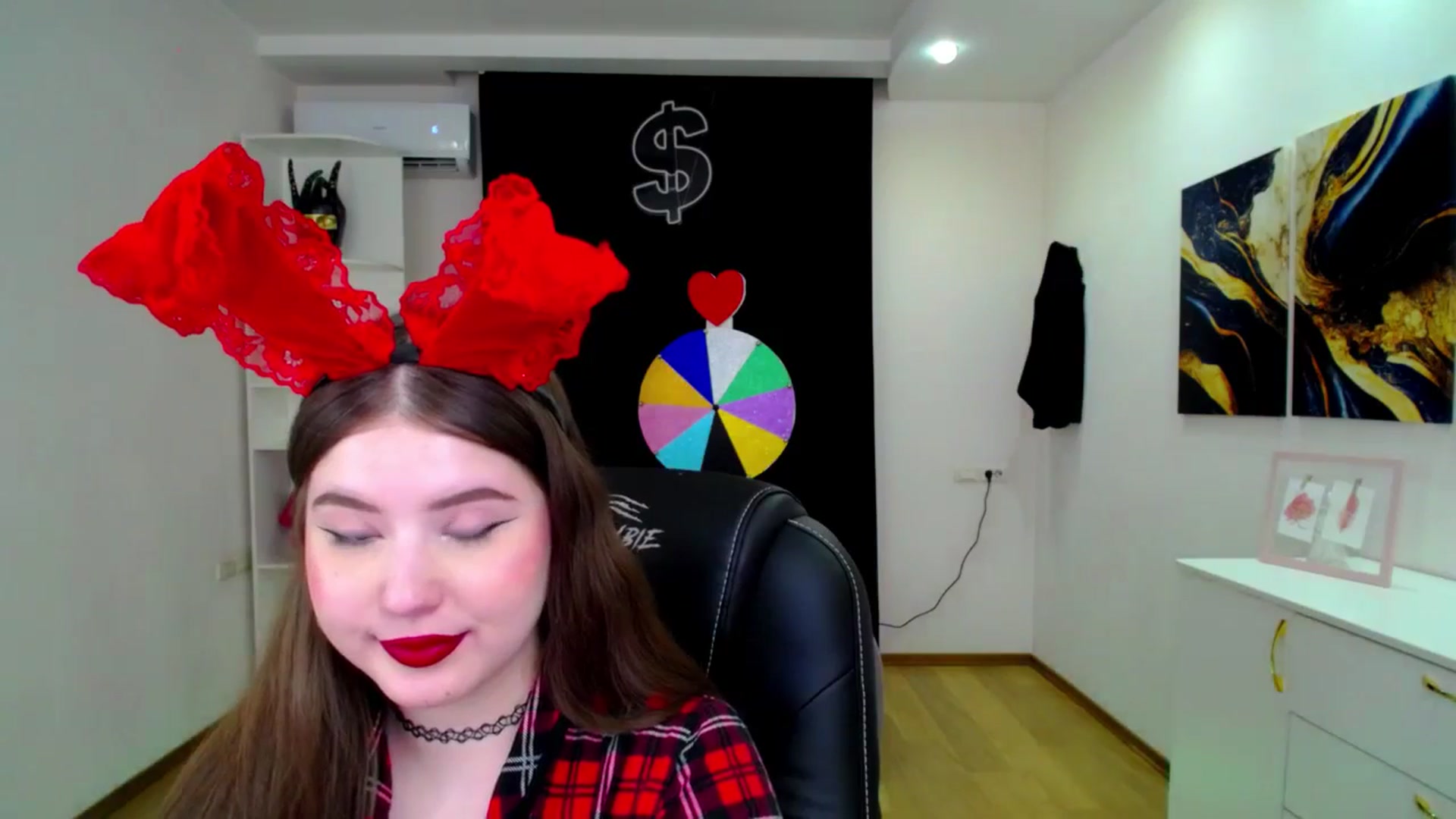 Gallery image thumbnail from AdmireMyEyes's myfreecams stream on, 04/20/2025, 20:35 image 16 of 20