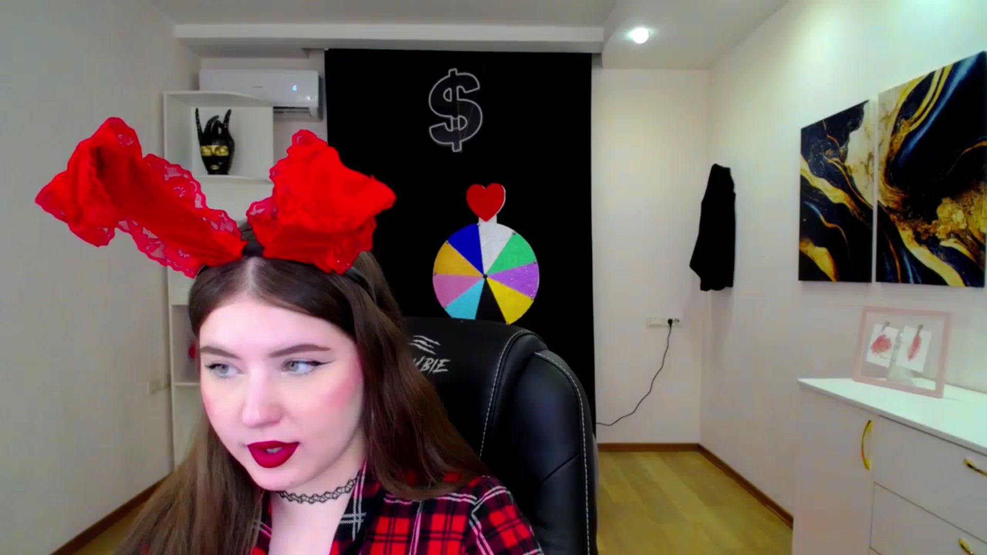 Gallery image thumbnail from AdmireMyEyes's myfreecams stream on, 04/20/2025, 20:35 image 17 of 20