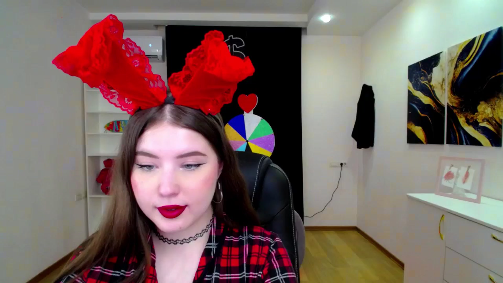 Gallery image thumbnail from AdmireMyEyes's myfreecams stream on, 04/20/2025, 20:35 image 2 of 20