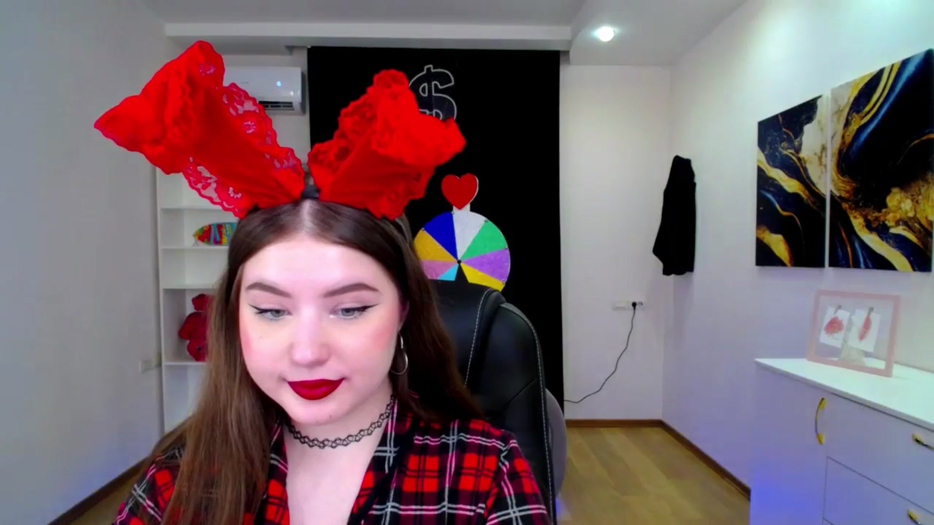 Gallery image thumbnail from AdmireMyEyes's myfreecams stream on, 04/20/2025, 20:35 image 4 of 20