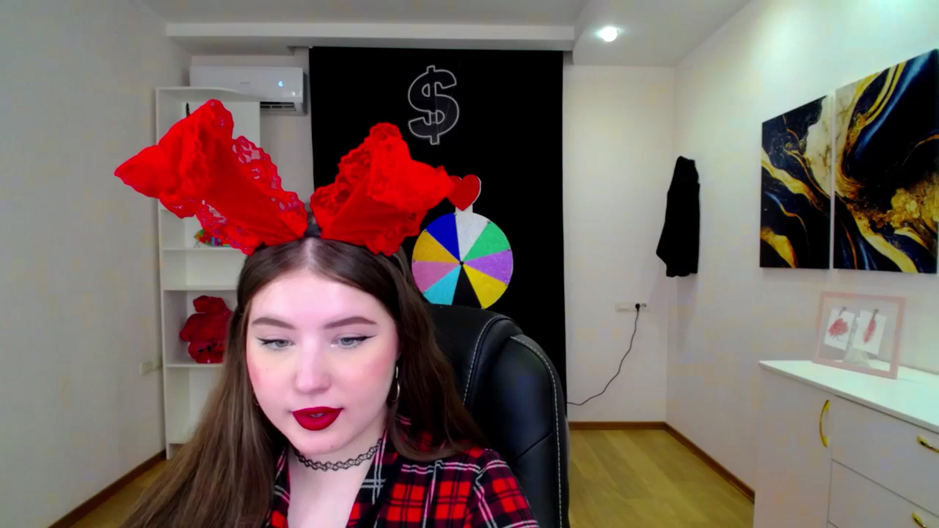 Gallery image thumbnail from AdmireMyEyes's myfreecams stream on, 04/20/2025, 20:35 image 13 of 20