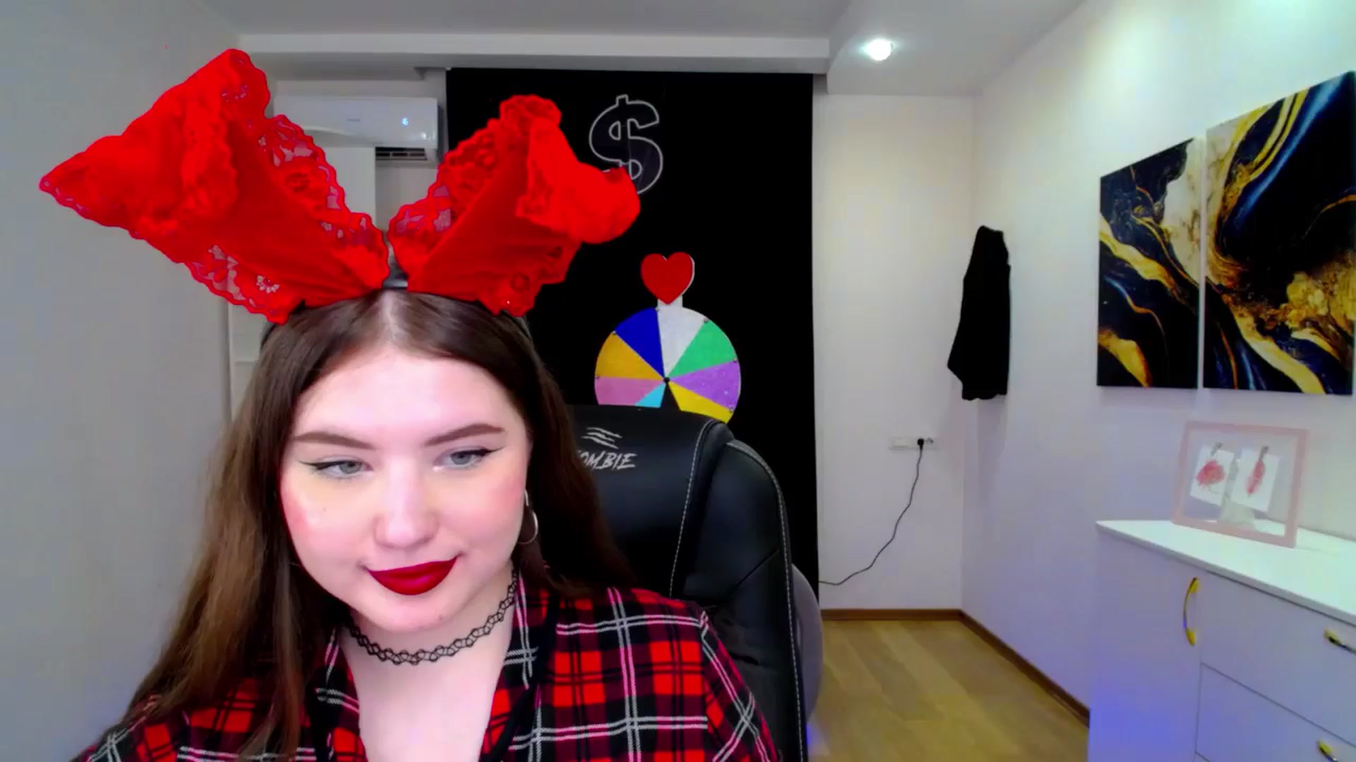 Gallery image thumbnail from AdmireMyEyes's myfreecams stream on, 04/20/2025, 20:35 image 1 of 20