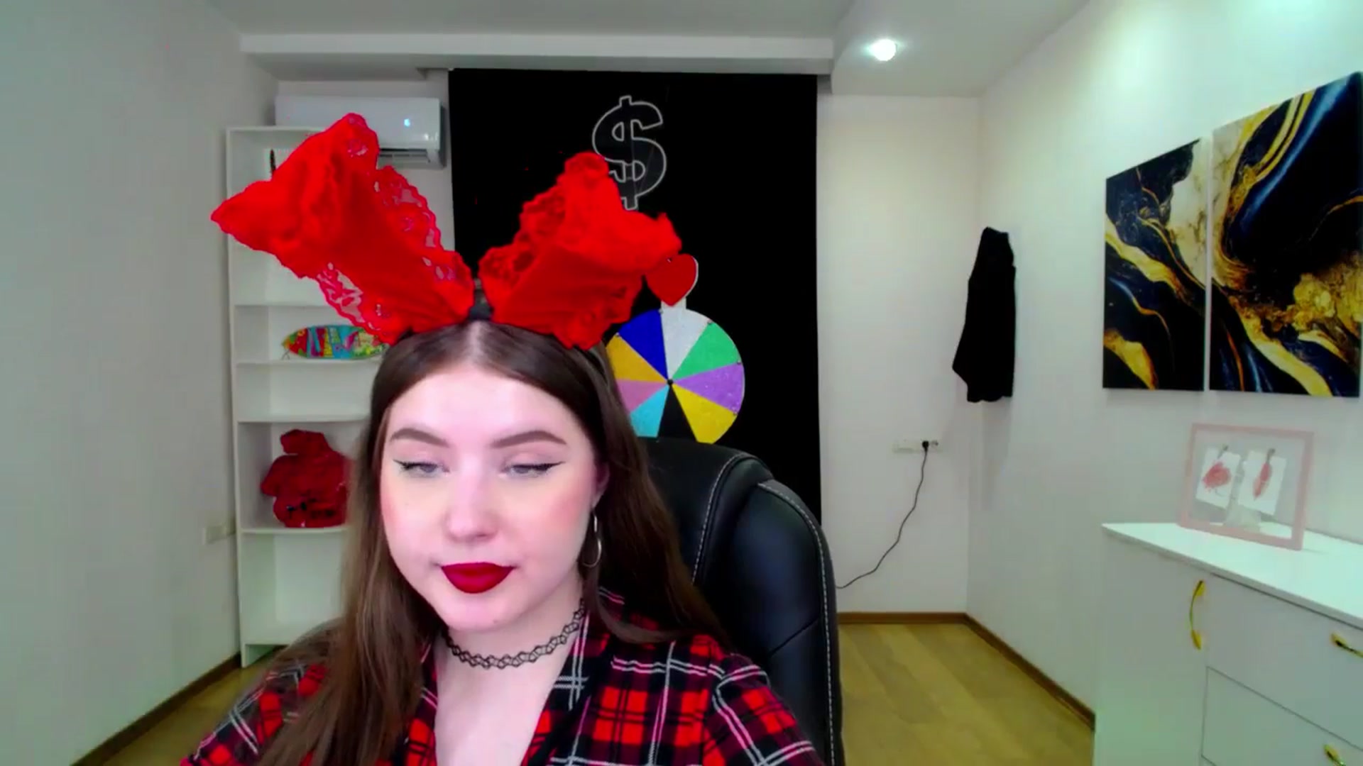 Gallery image thumbnail from AdmireMyEyes's myfreecams stream on, 04/20/2025, 20:35 image 5 of 20