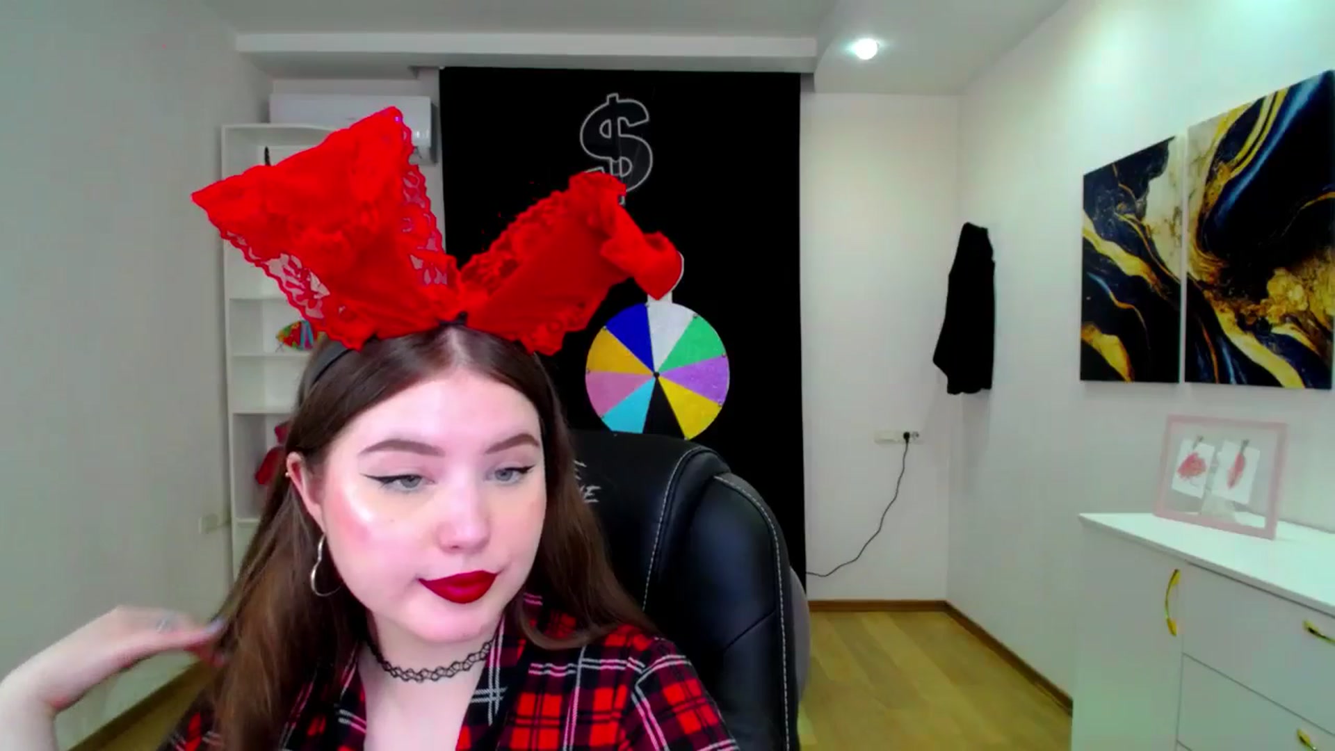 Gallery image thumbnail from AdmireMyEyes's myfreecams stream on, 04/20/2025, 20:35 image 8 of 20