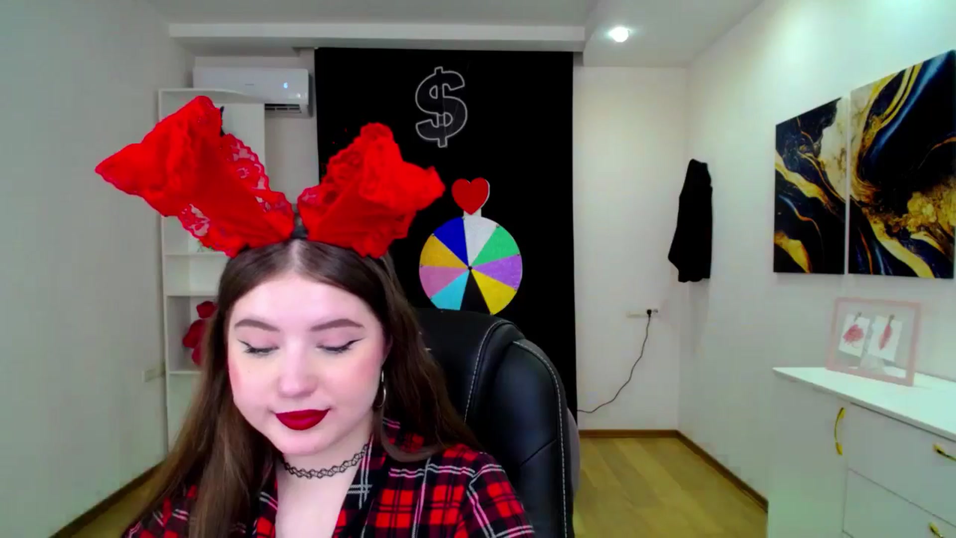 Gallery image thumbnail from AdmireMyEyes's myfreecams stream on, 04/20/2025, 20:35 image 9 of 20