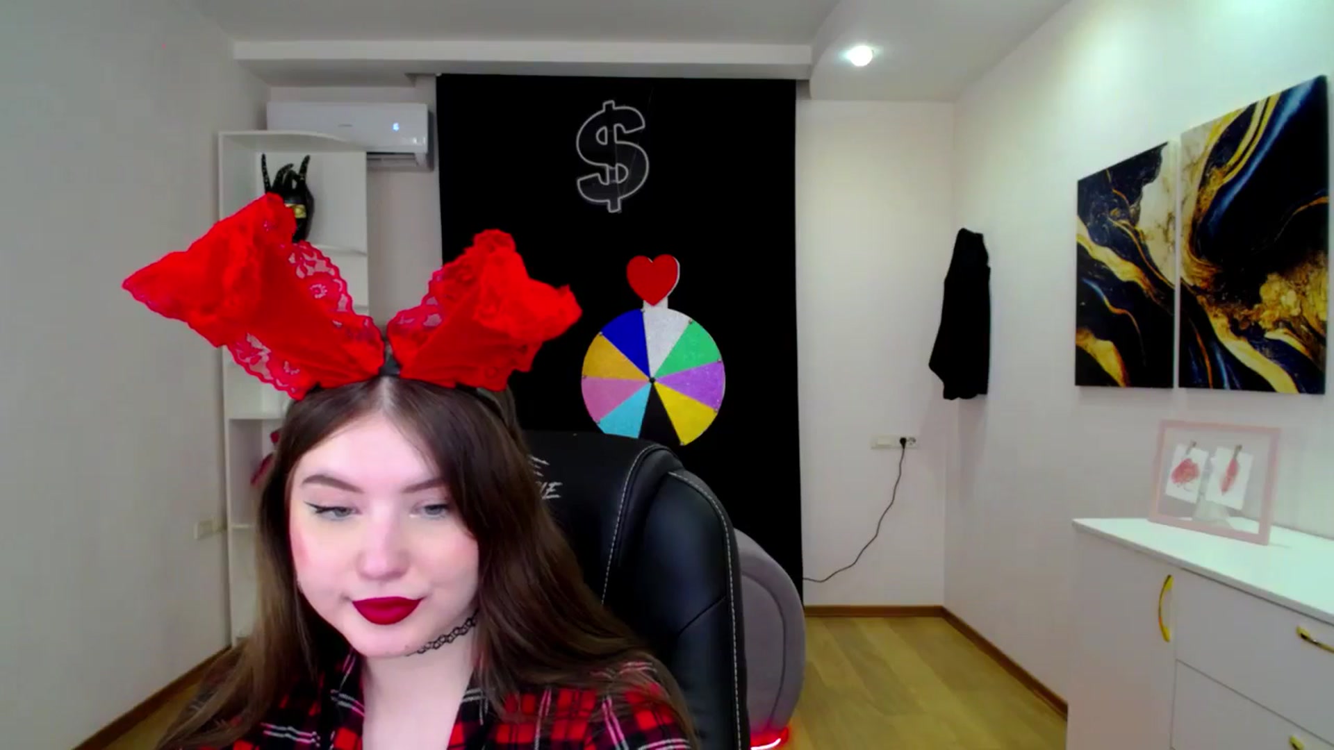 Gallery image thumbnail from AdmireMyEyes's myfreecams stream on, 04/20/2025, 21:10 image 18 of 20